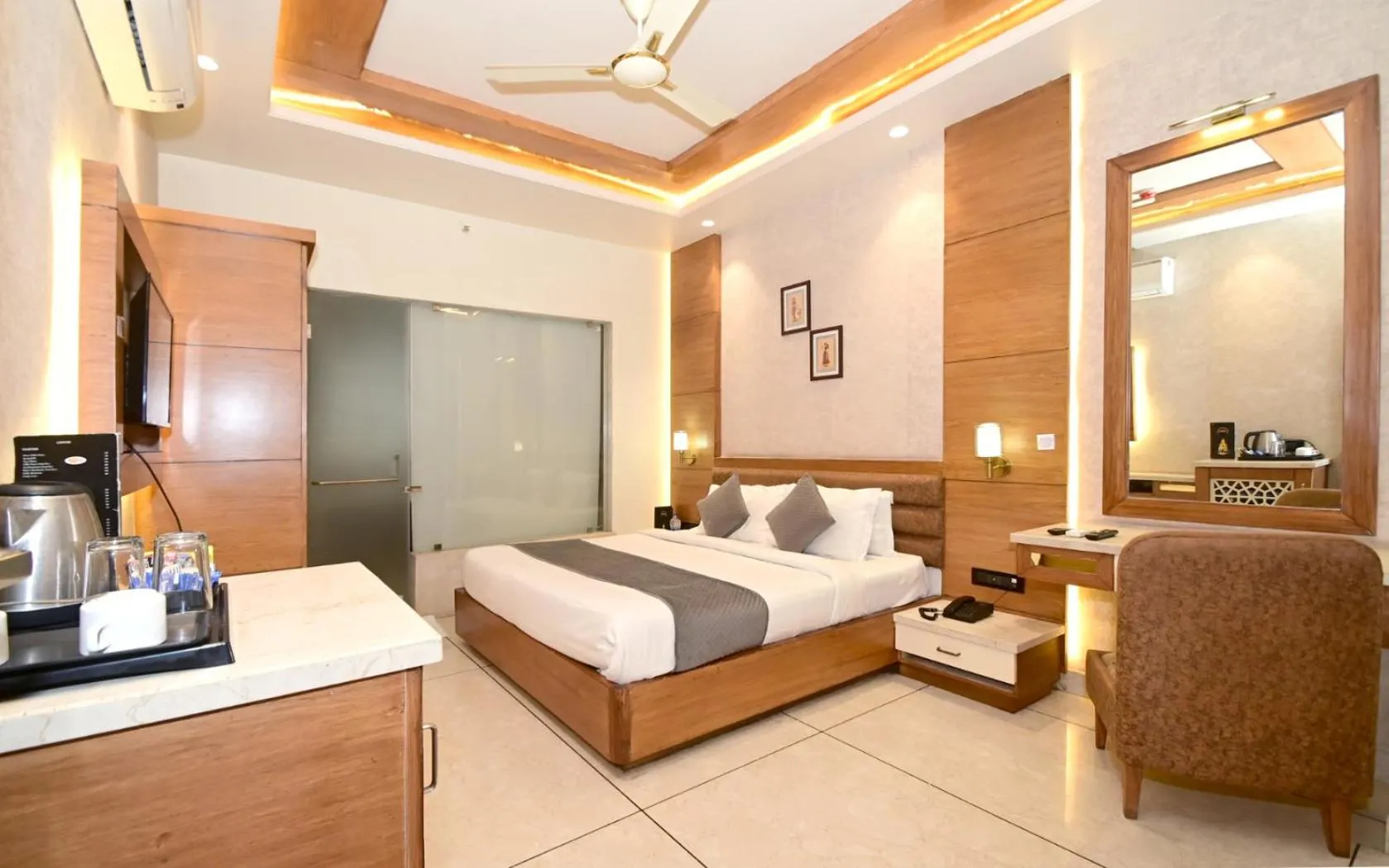 Bed in Hotel RR 62-Jaipur City Centre Hotel