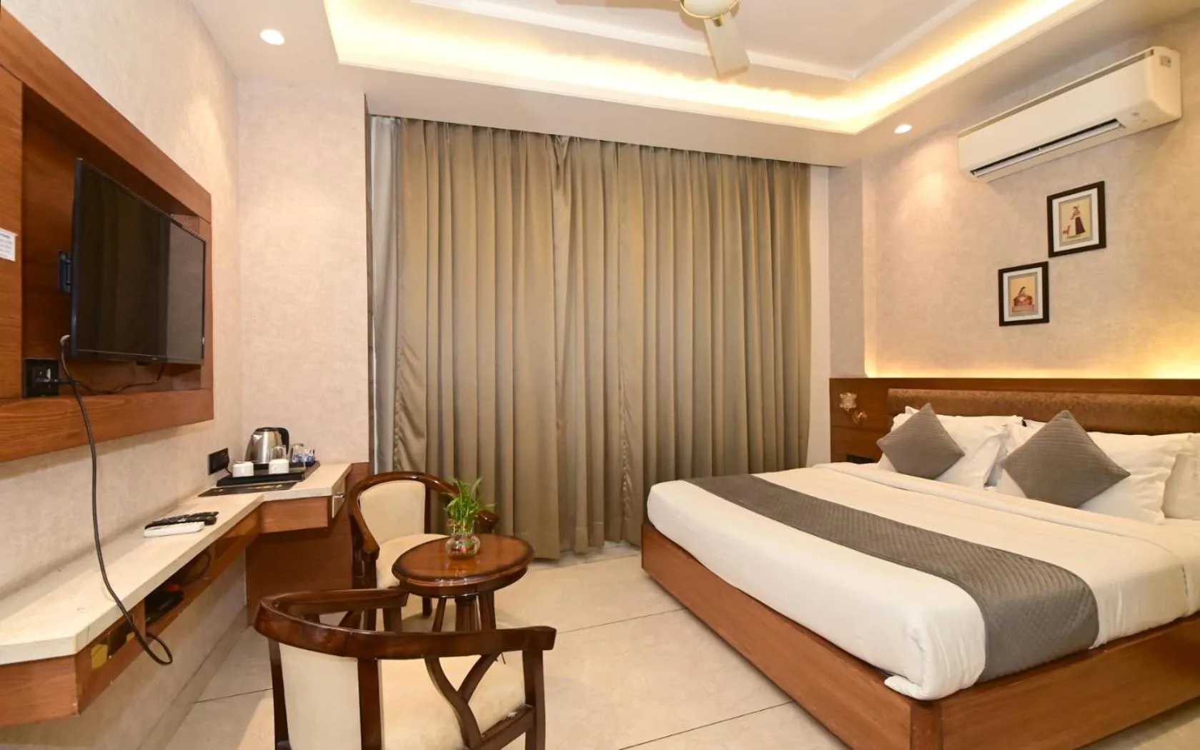 Bed in Hotel RR 62-Jaipur City Centre Hotel