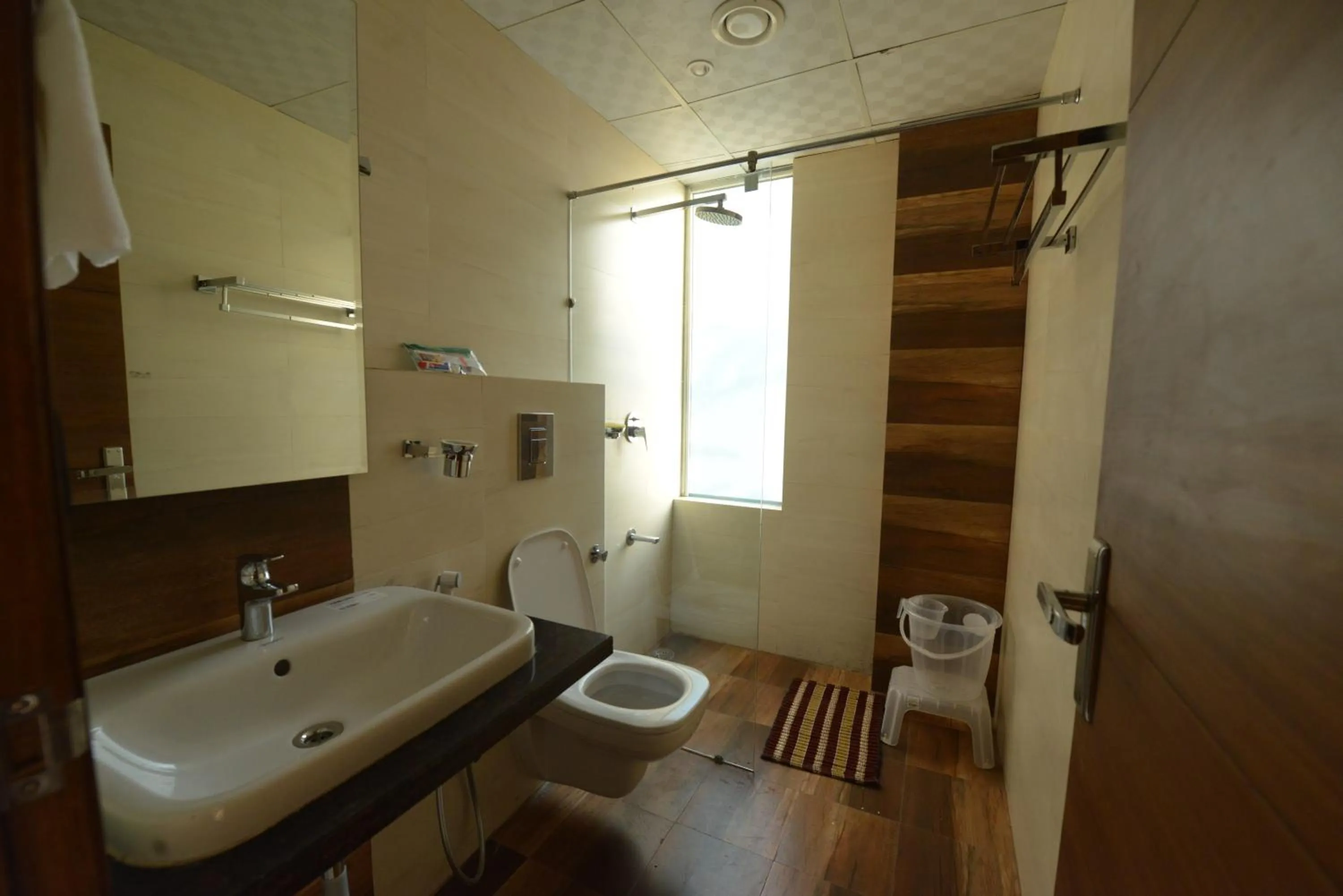 Toilet in Hotel RR 62-Jaipur City Centre Hotel