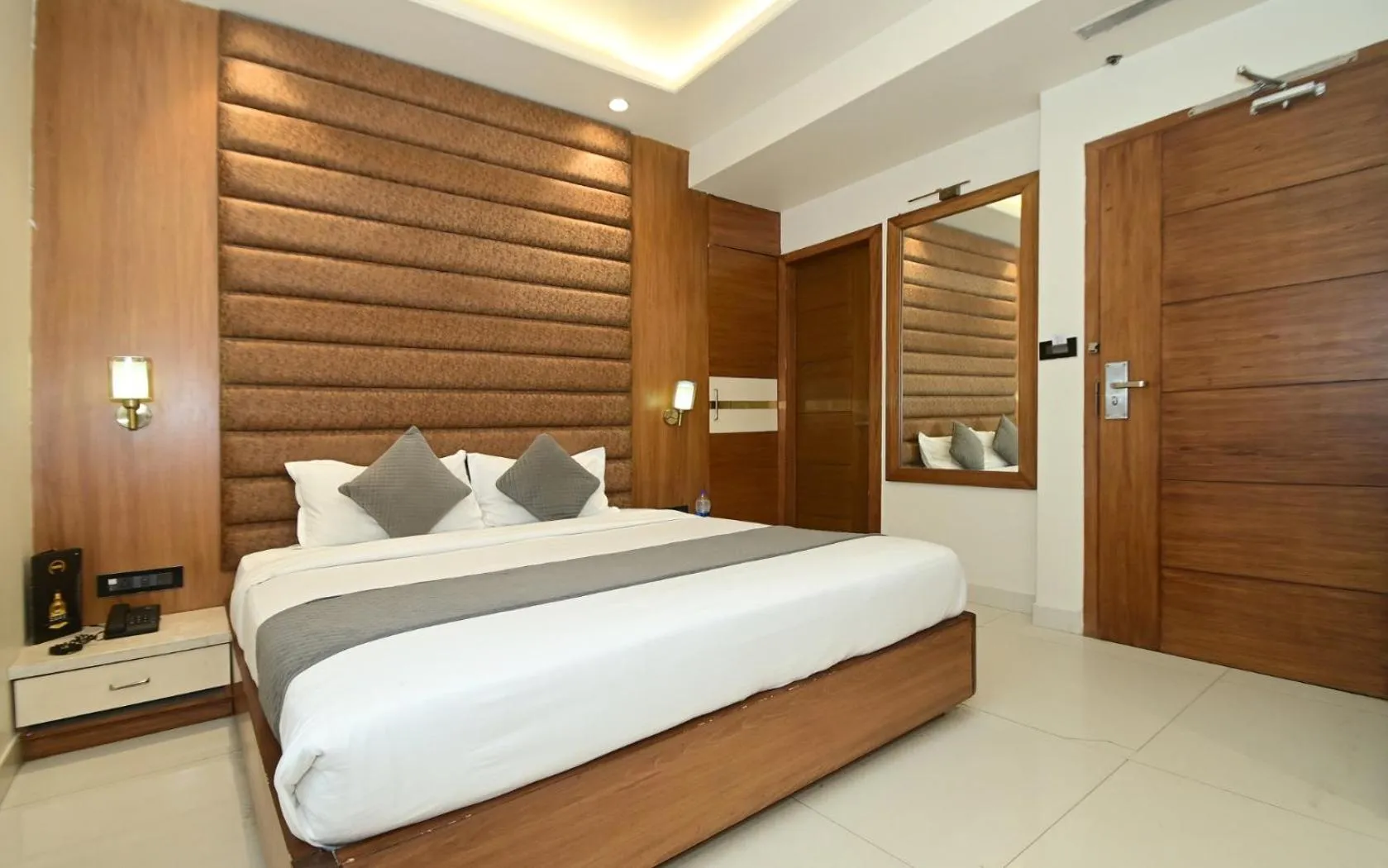 Bed in Hotel RR 62-Jaipur City Centre Hotel