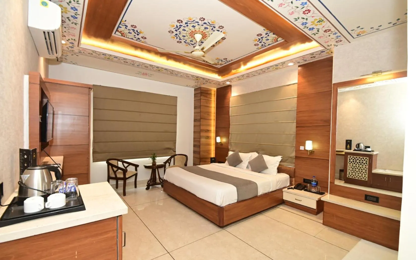Bed in Hotel RR 62-Jaipur City Centre Hotel