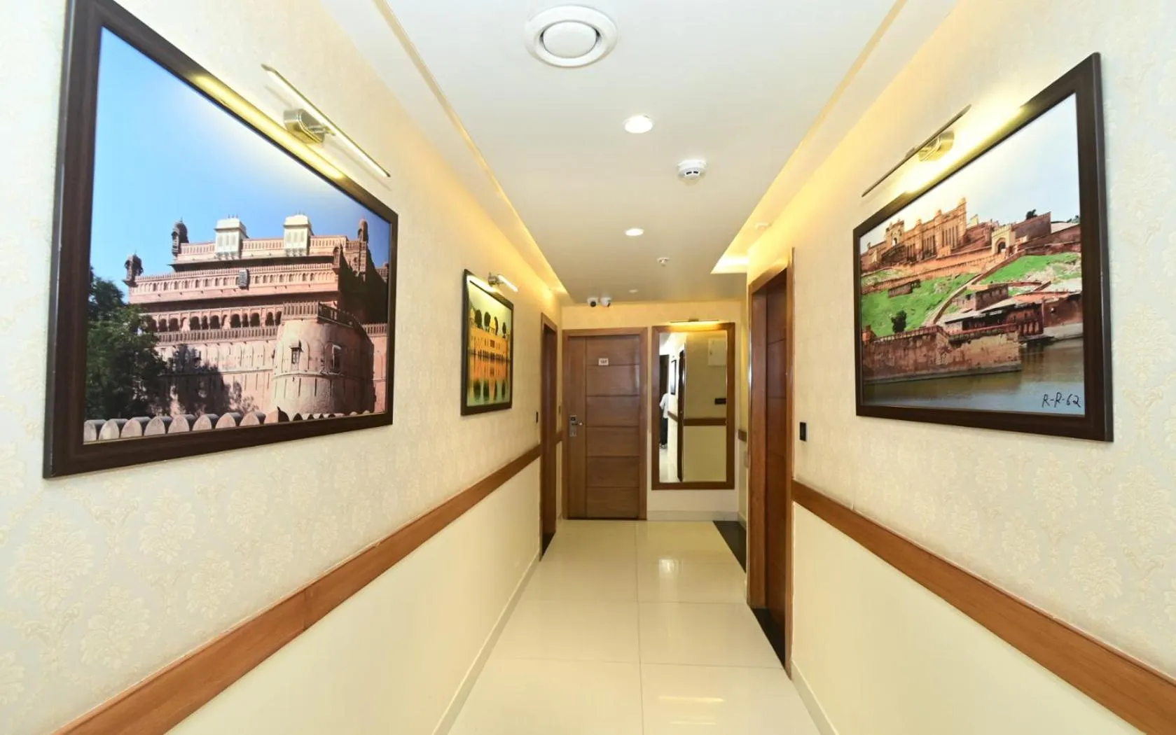 Hotel RR 62-Jaipur City Centre Hotel