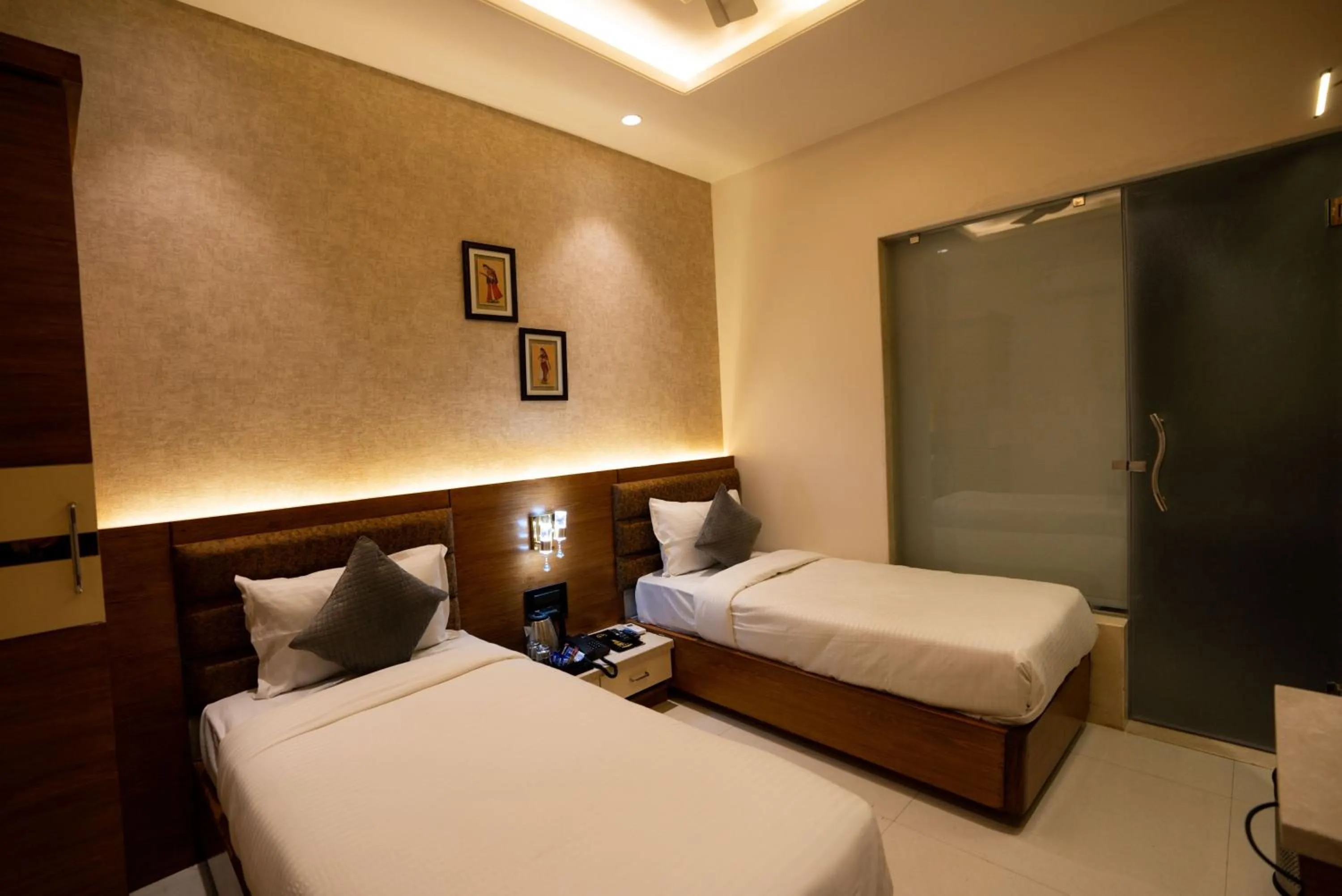 Bedroom, Bed in Hotel RR 62-Jaipur City Centre Hotel