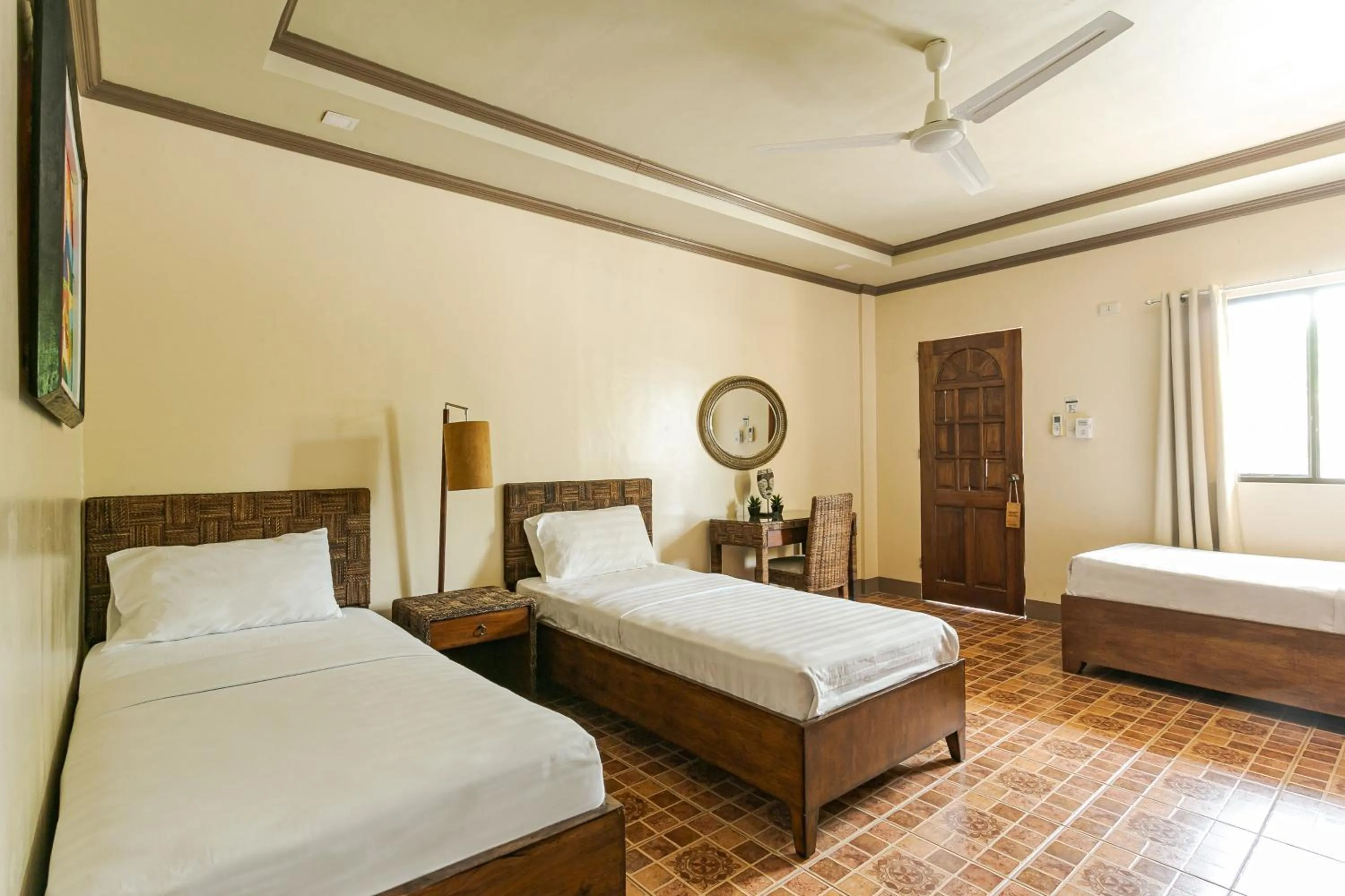 Bedroom, Bed in Turtle Bay Dive Resort