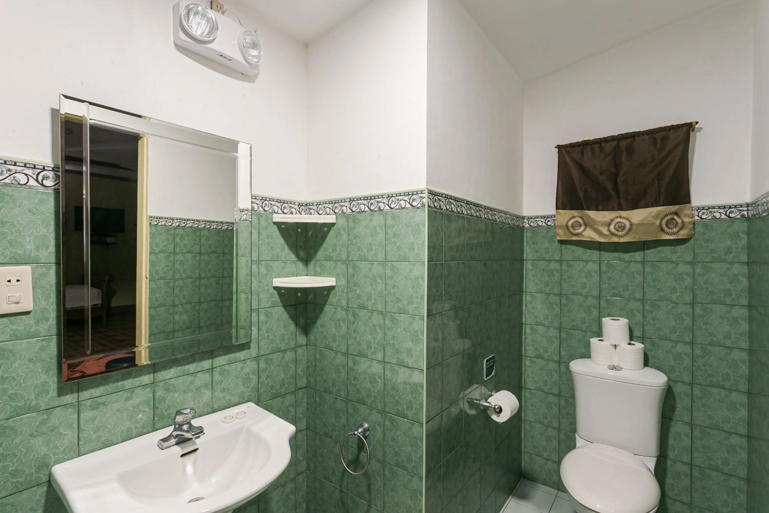 Bathroom in Turtle Bay Dive Resort