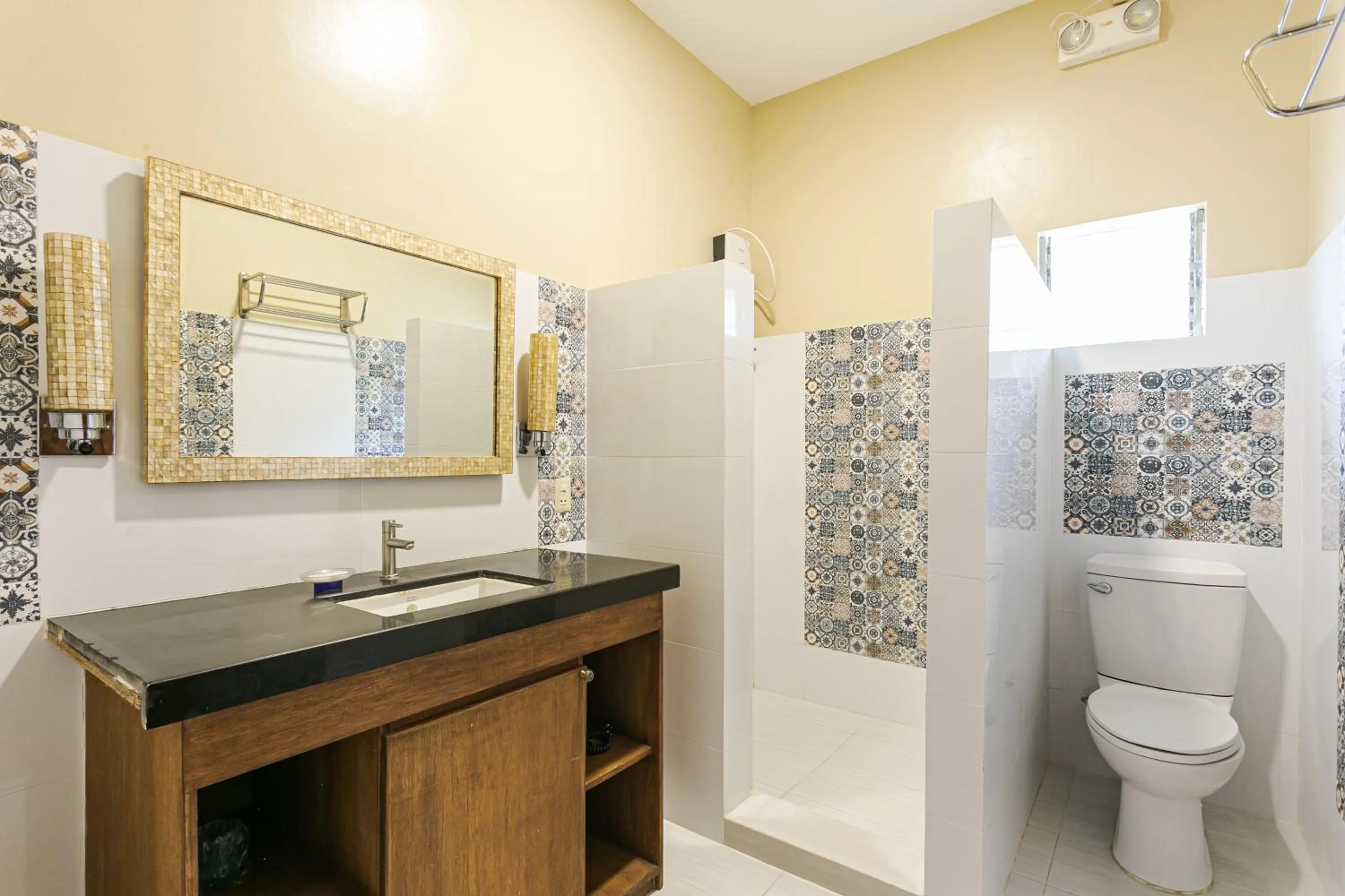 Bathroom in Turtle Bay Dive Resort
