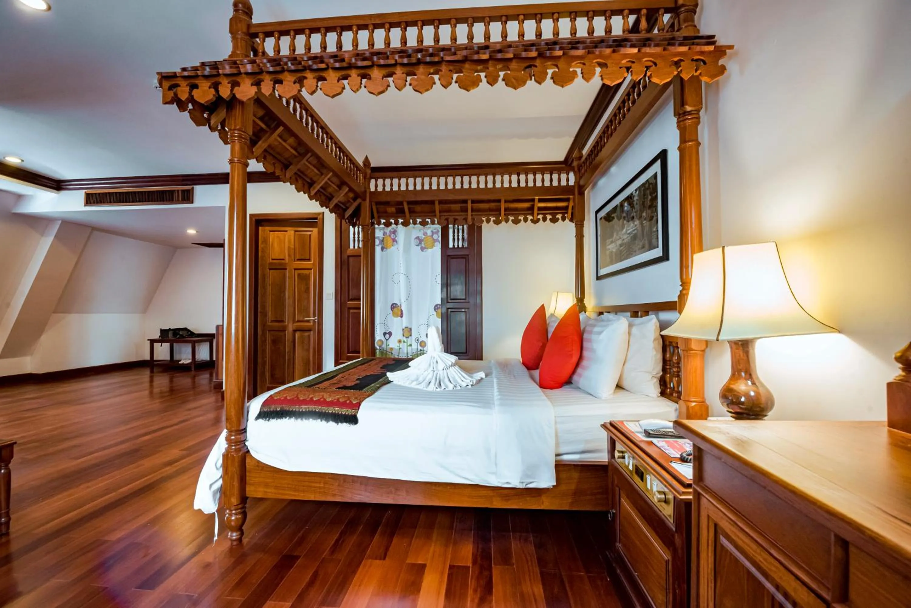 Bed in Royal Crown Hotel & Spa