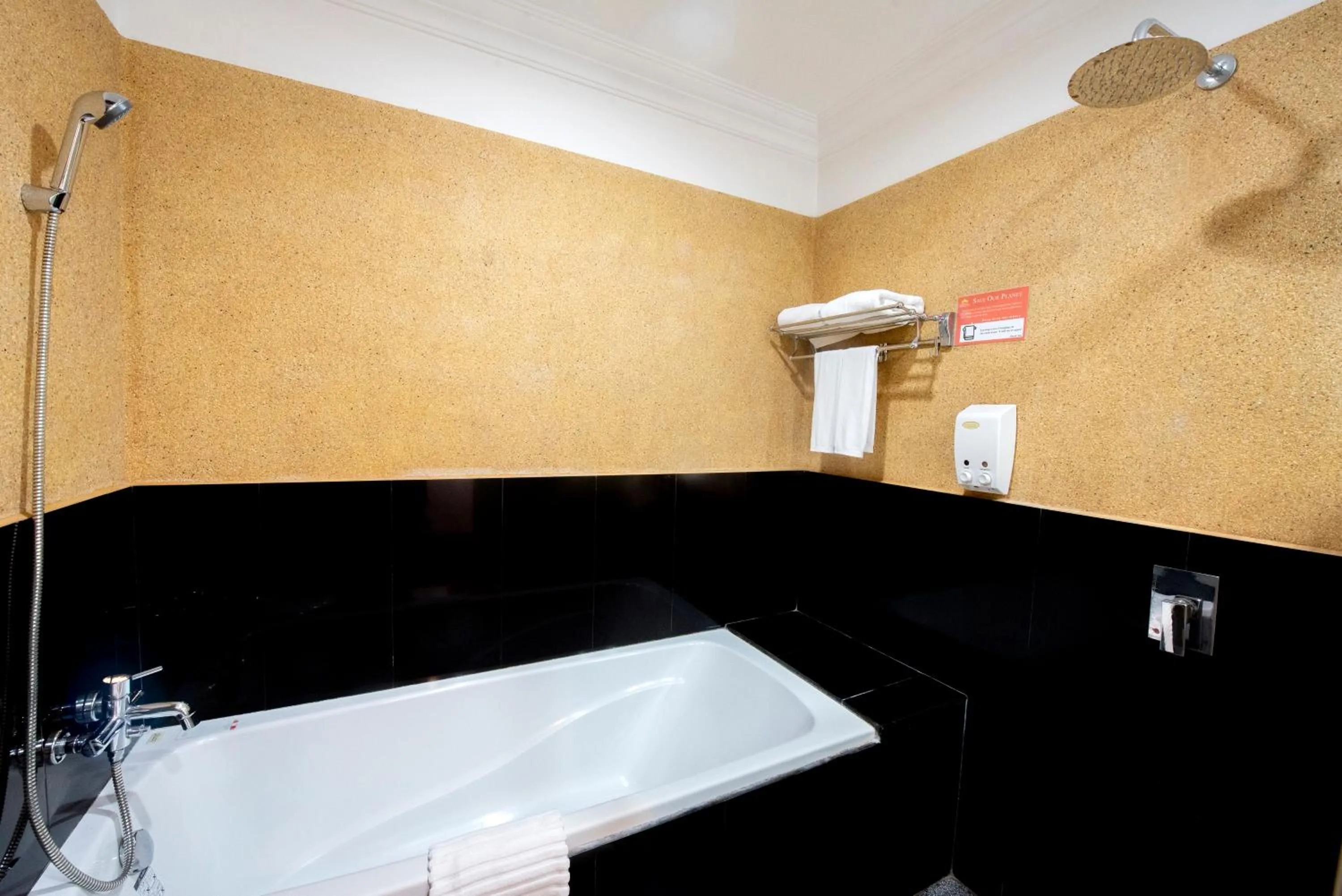 Bathroom in Royal Crown Hotel & Spa