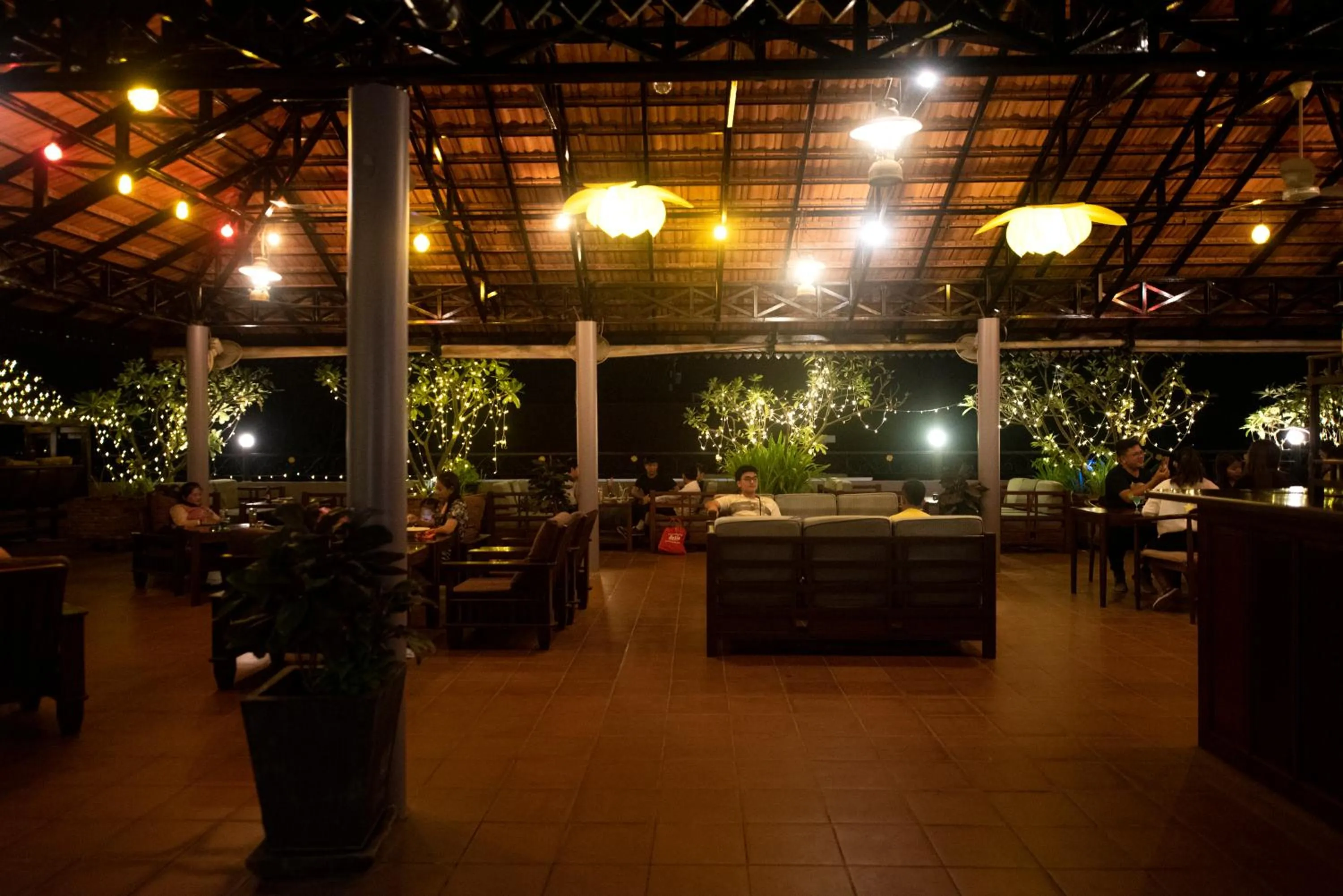 Lounge or bar in Royal Crown Hotel & Spa