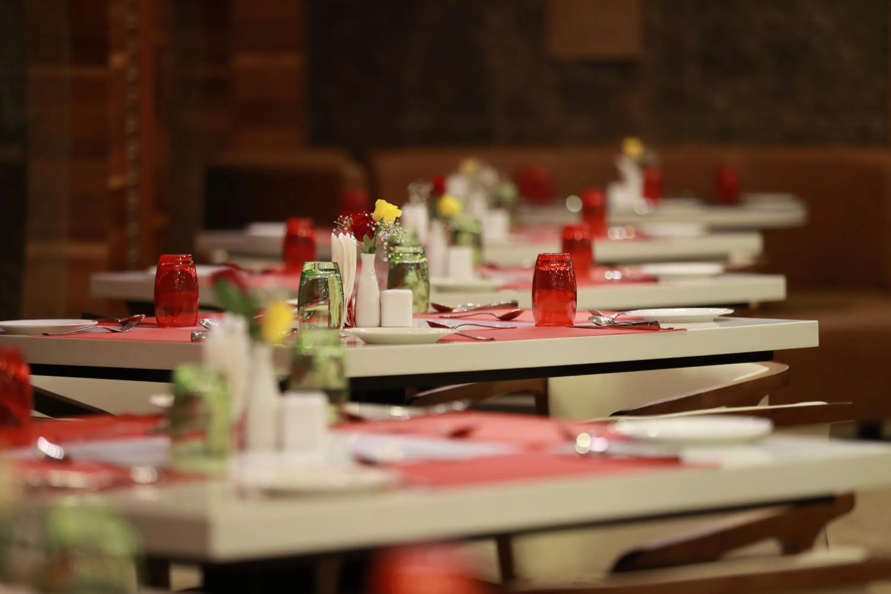 Restaurant/places to eat in Hotel Park Elanza Chennai