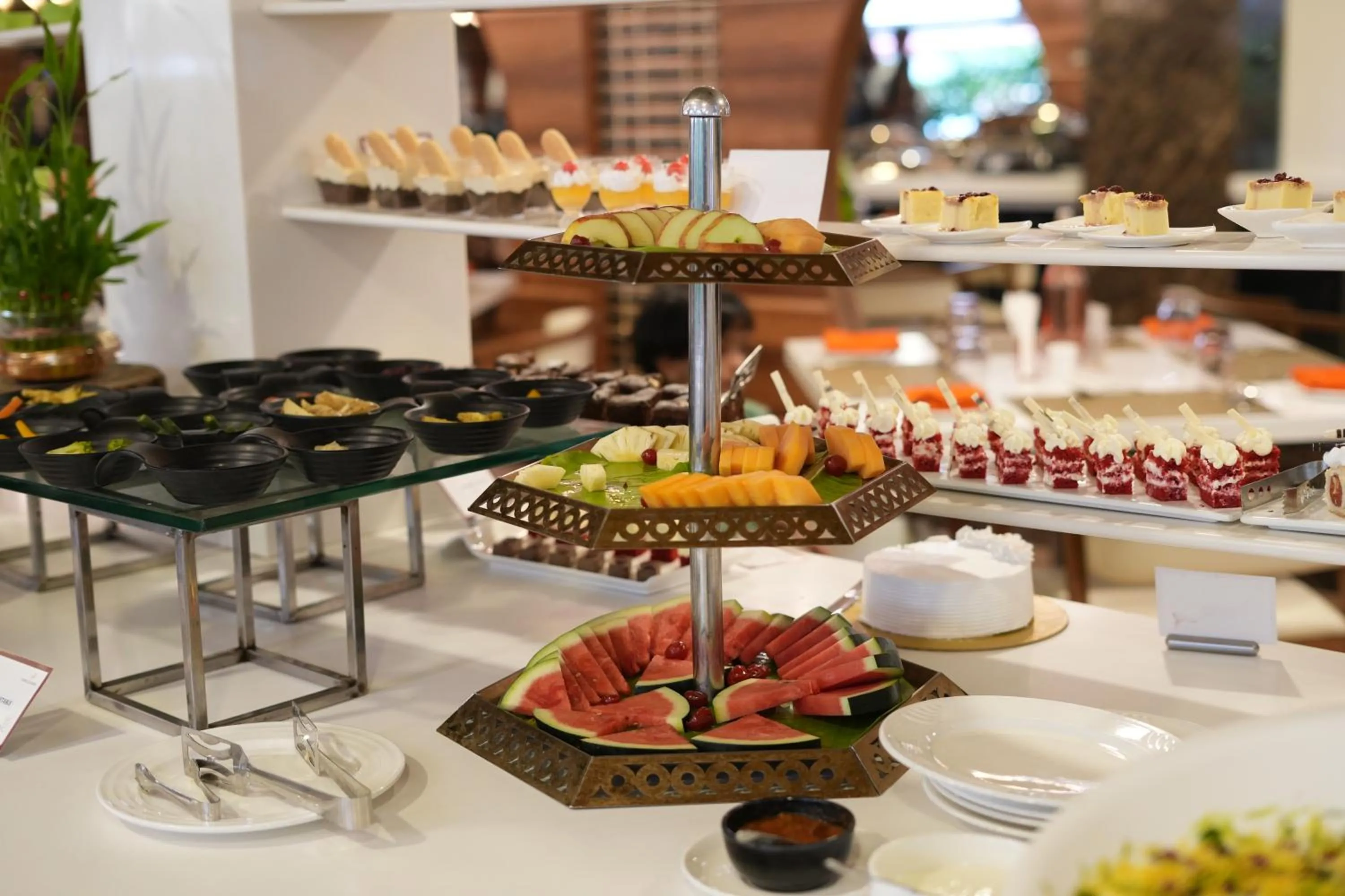 Restaurant/places to eat in Hotel Park Elanza Chennai