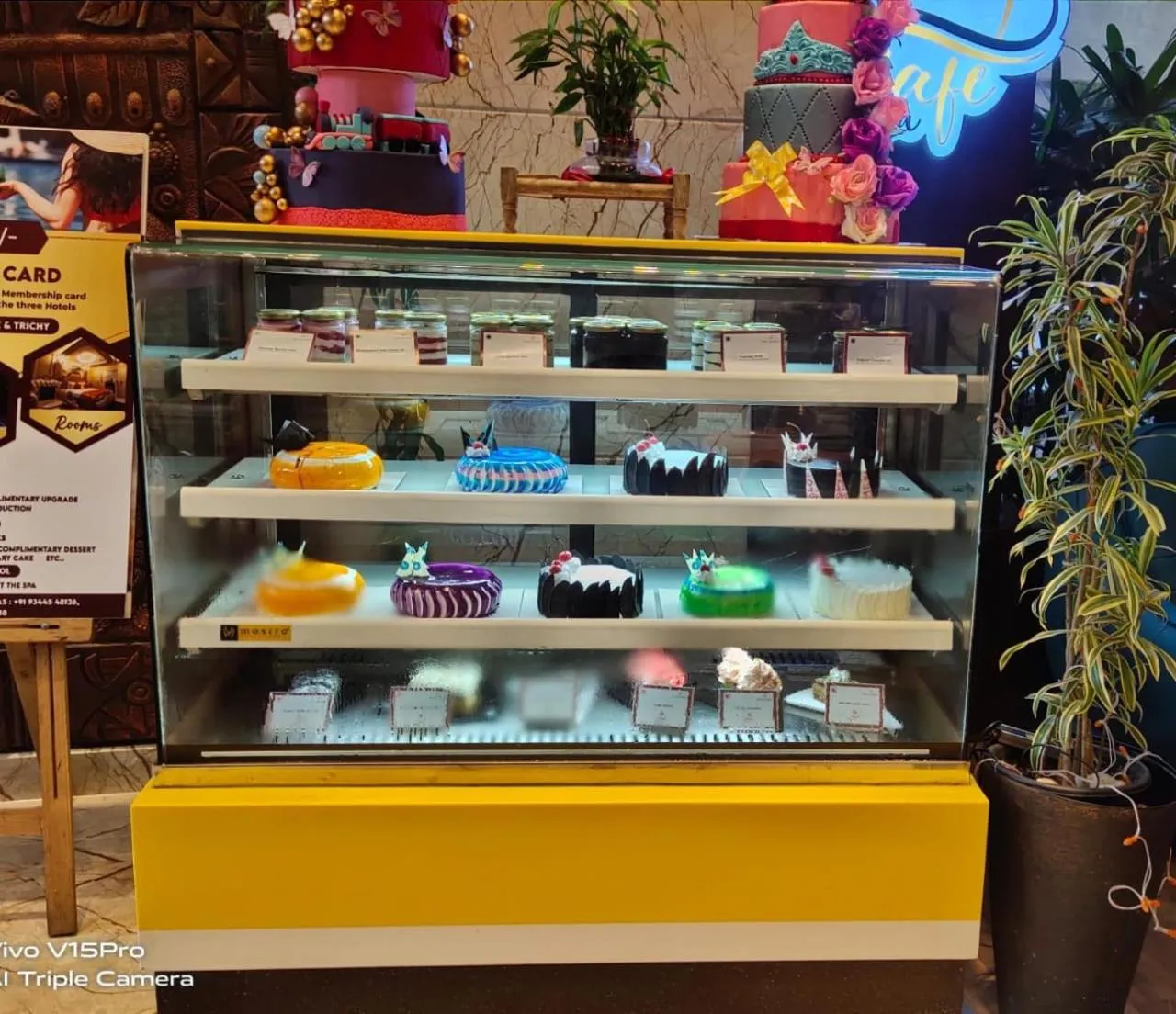 Restaurant/places to eat in Hotel Park Elanza Chennai