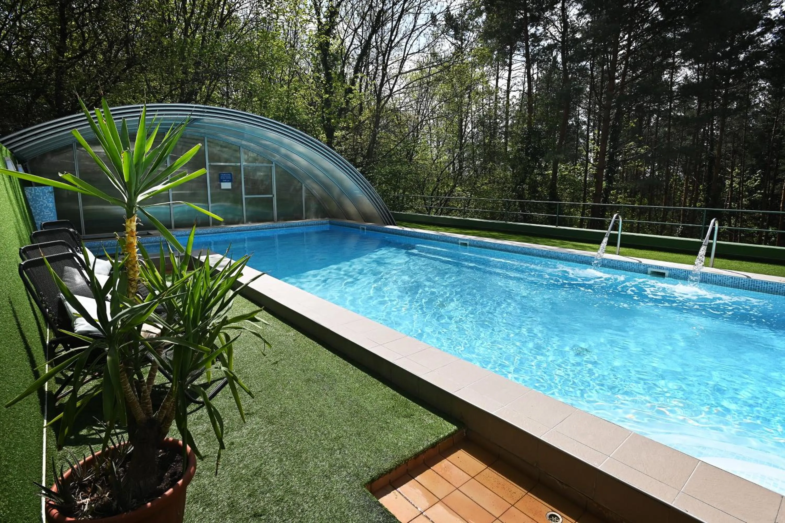 Swimming pool in Panorama Hotel Noszvaj