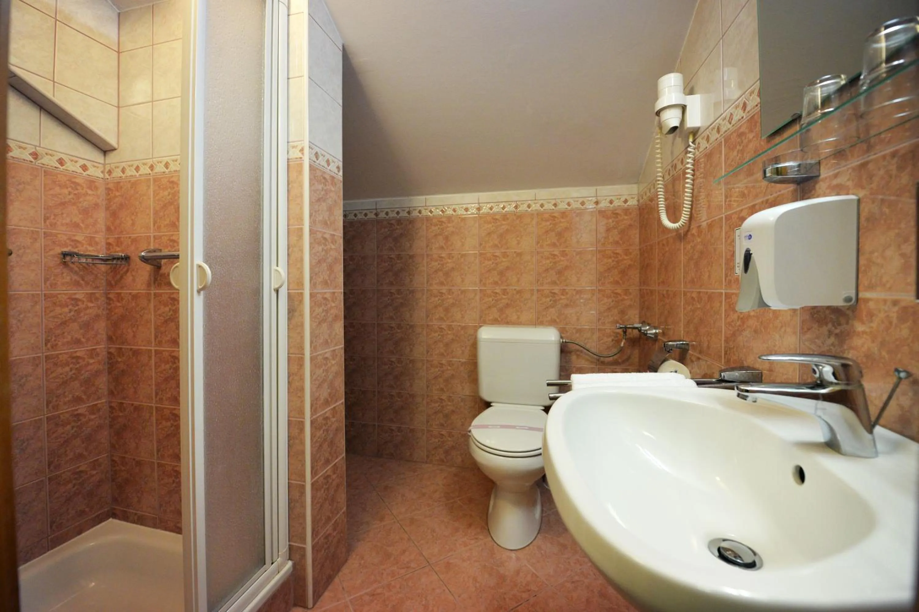 Shower in Panorama Hotel Noszvaj