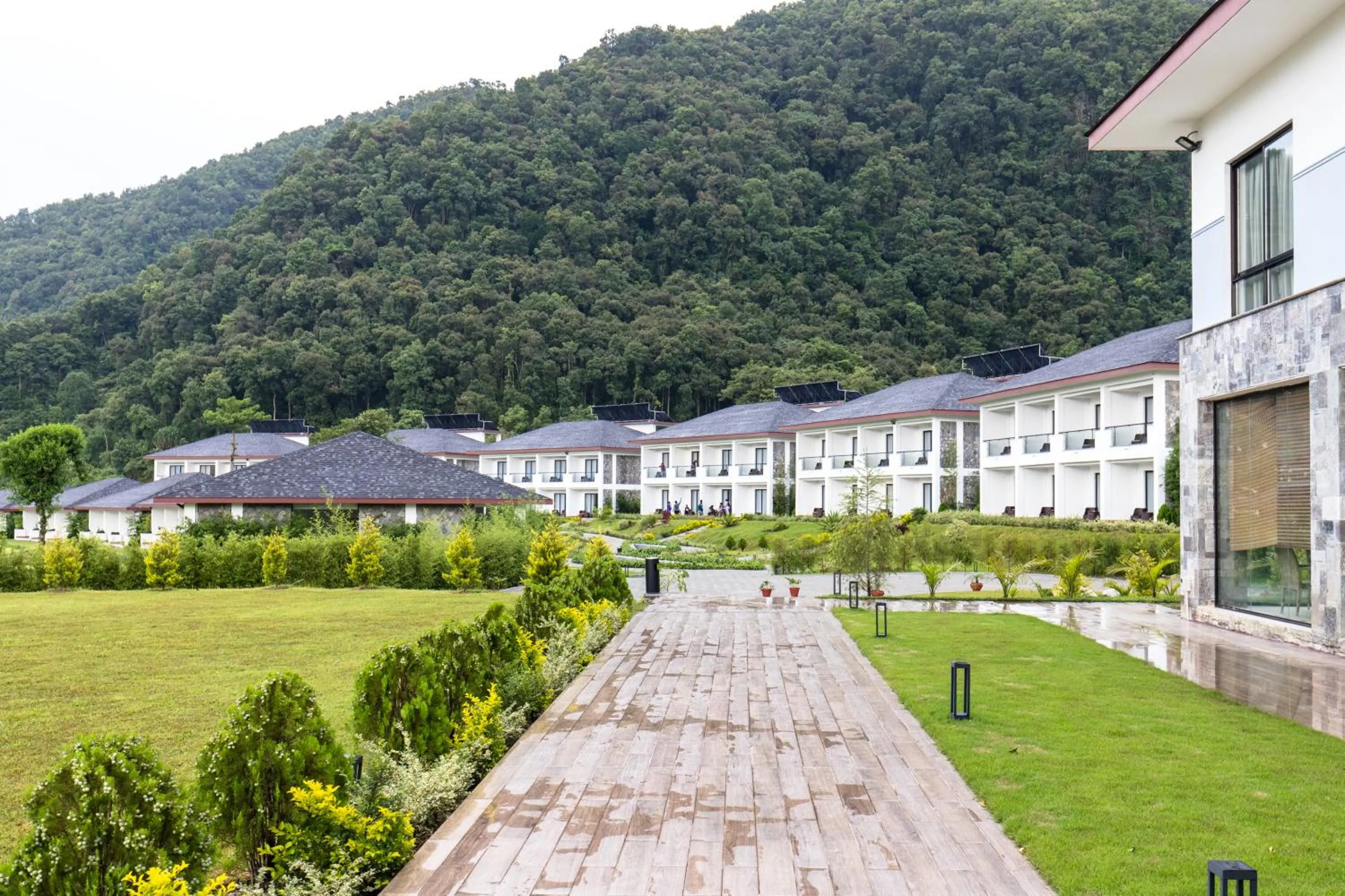 Garden in Mountain Glory Forest Resort and Spa, Pokhara