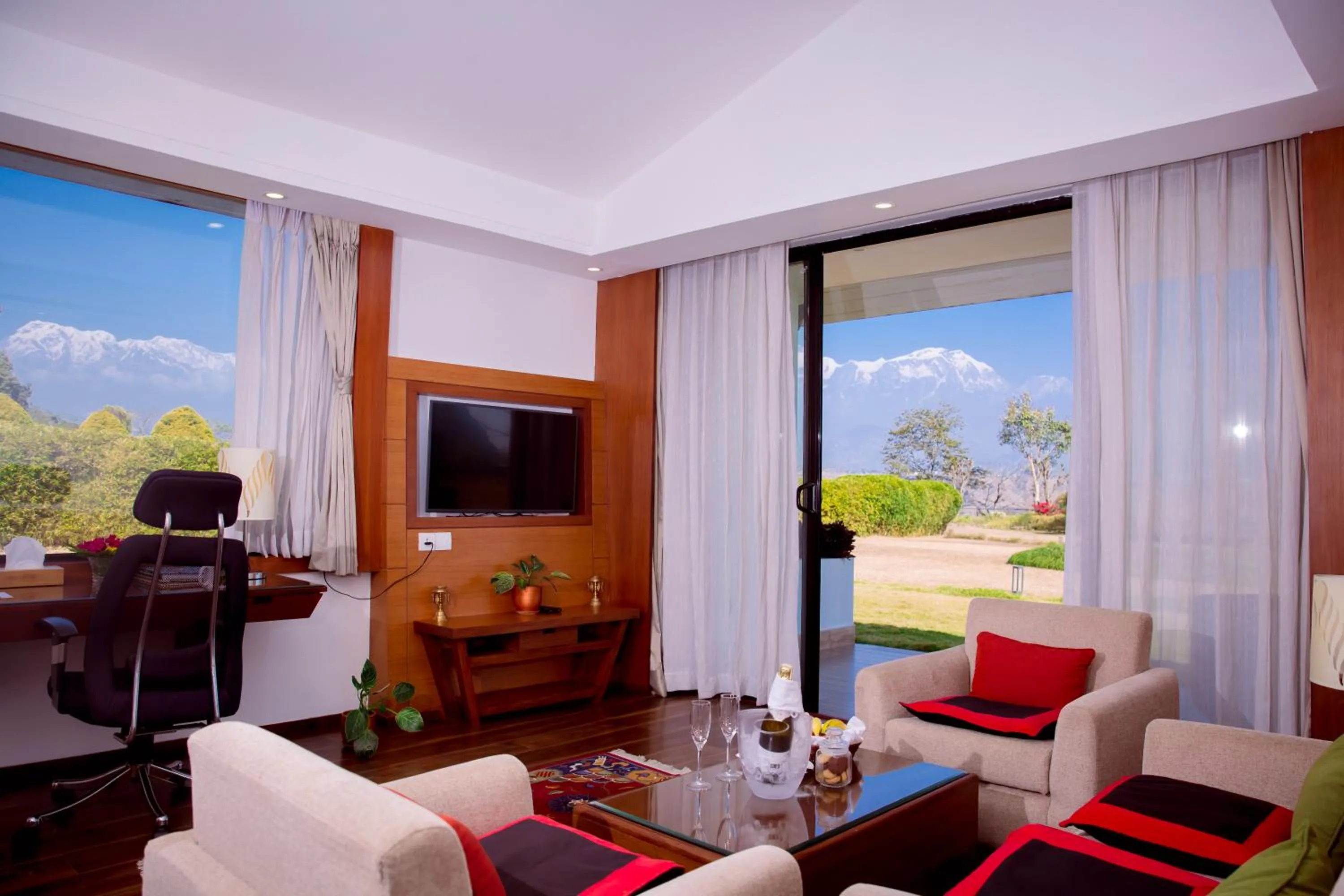 Living room in Mountain Glory Forest Resort and Spa, Pokhara