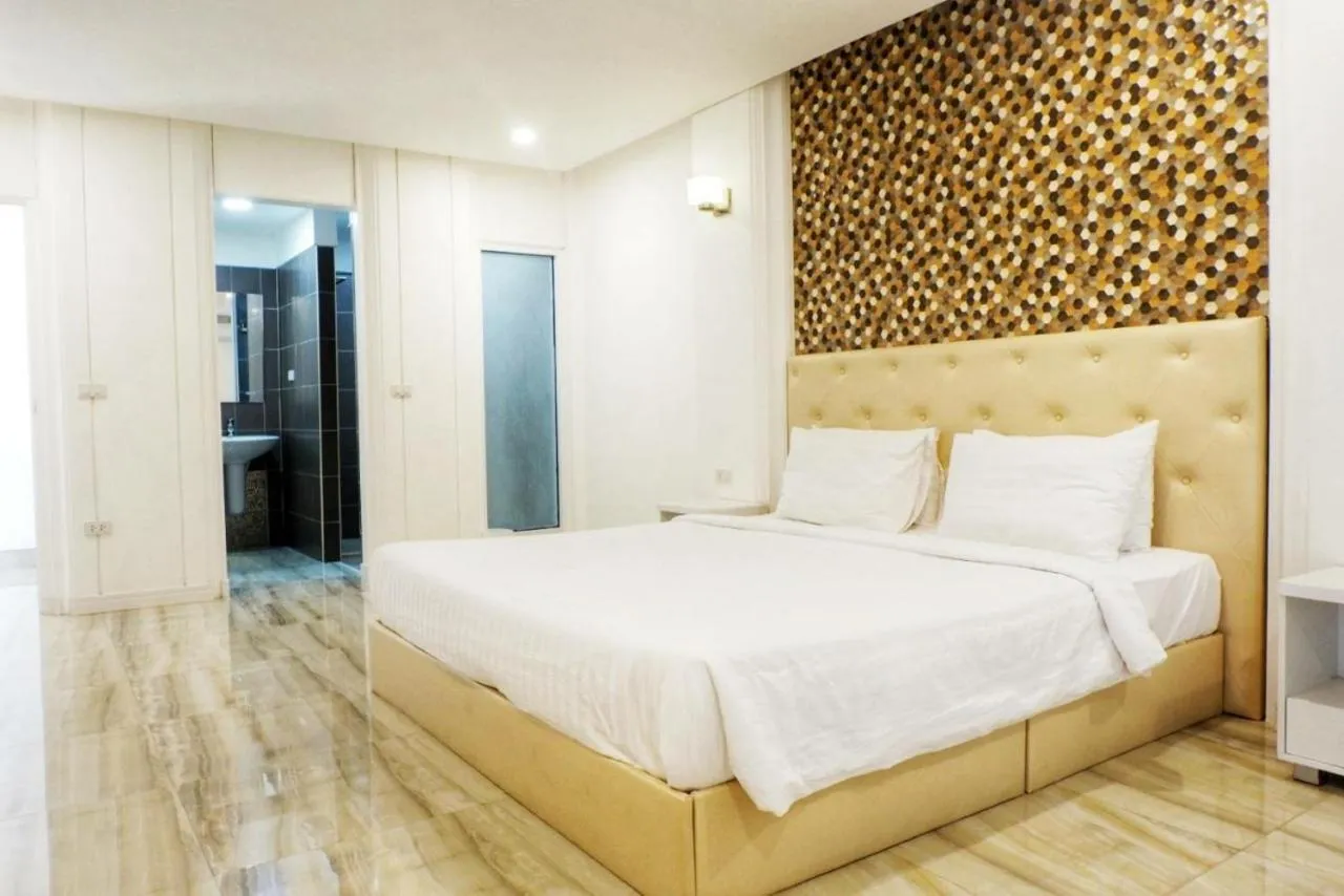 Bed in Top Pool Villa B5