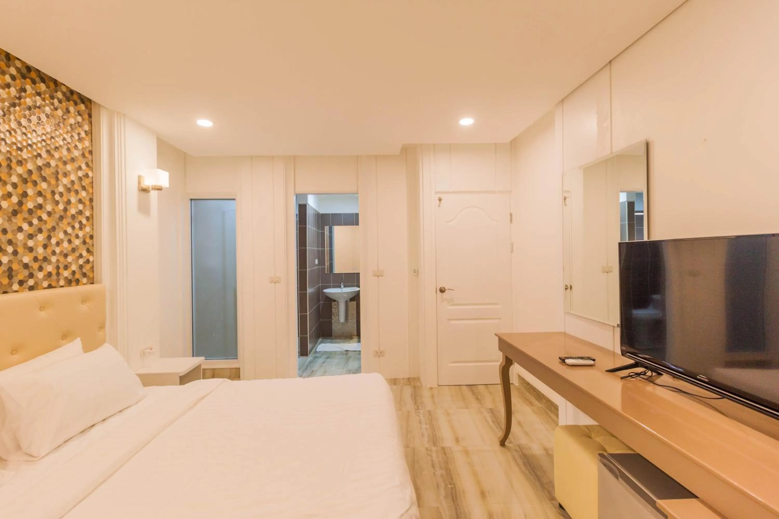 Bed in Top Pool Villa B5