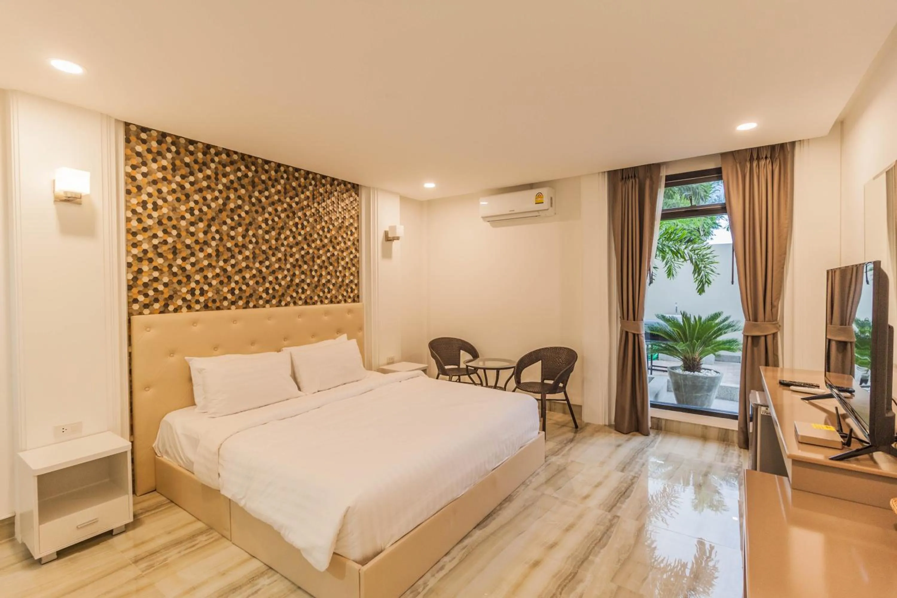 Bed in Top Pool Villa B5