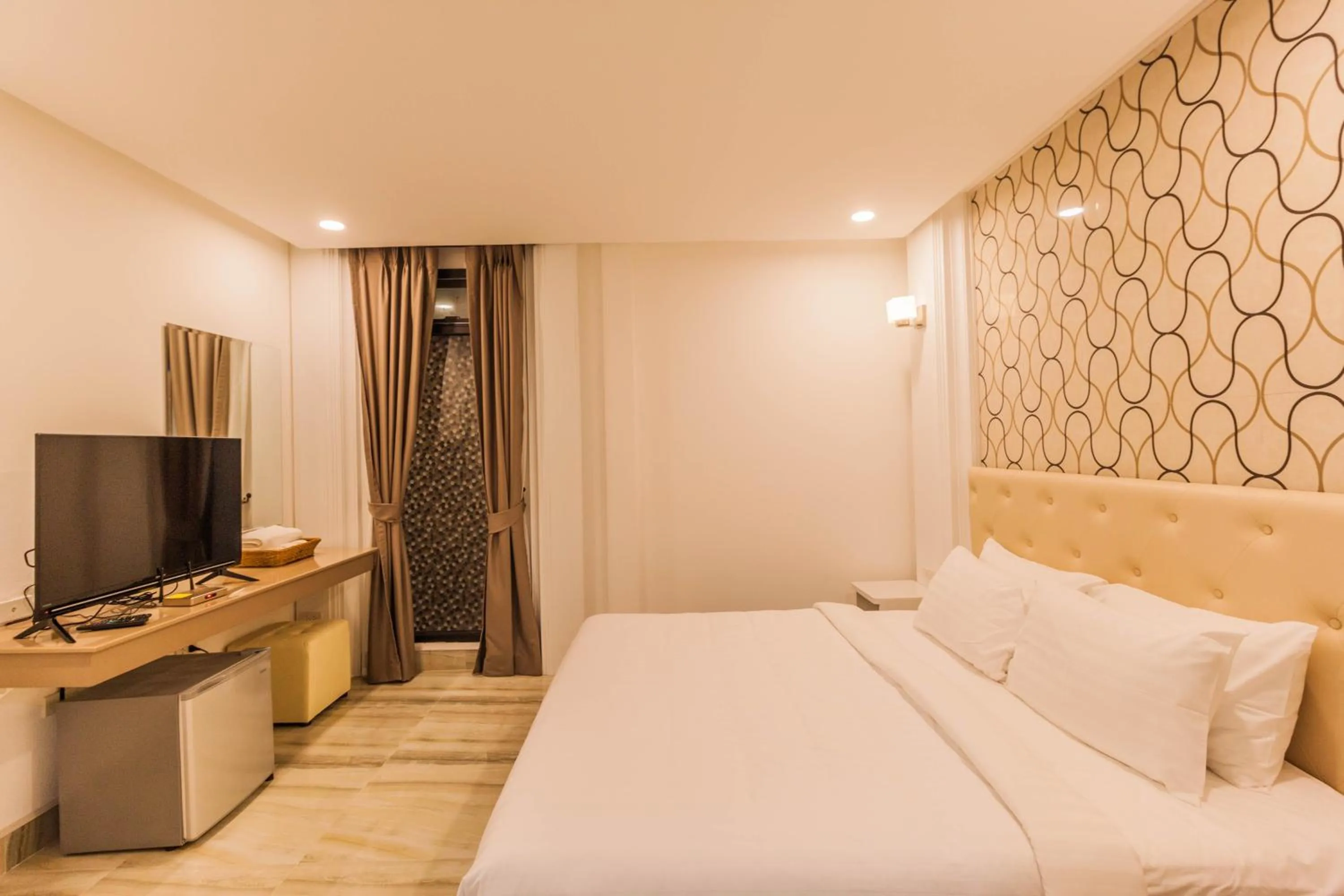 Bed in Top Pool Villa B5