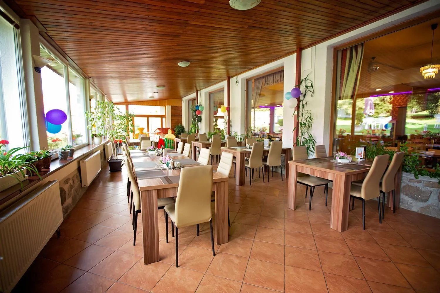 Restaurant/places to eat in Hotel U Loubů