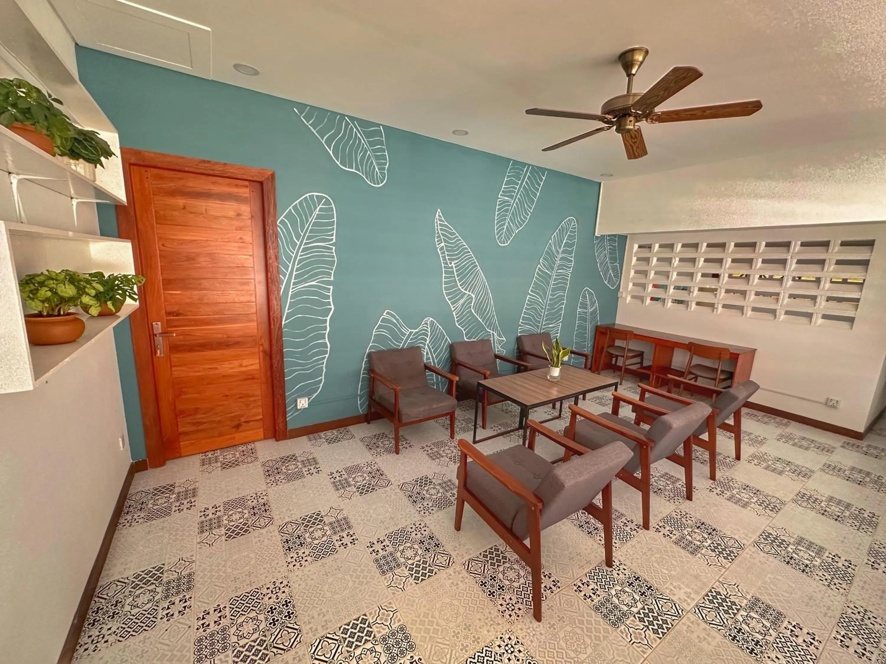 Seating area in Monsoon Riverside Hotel