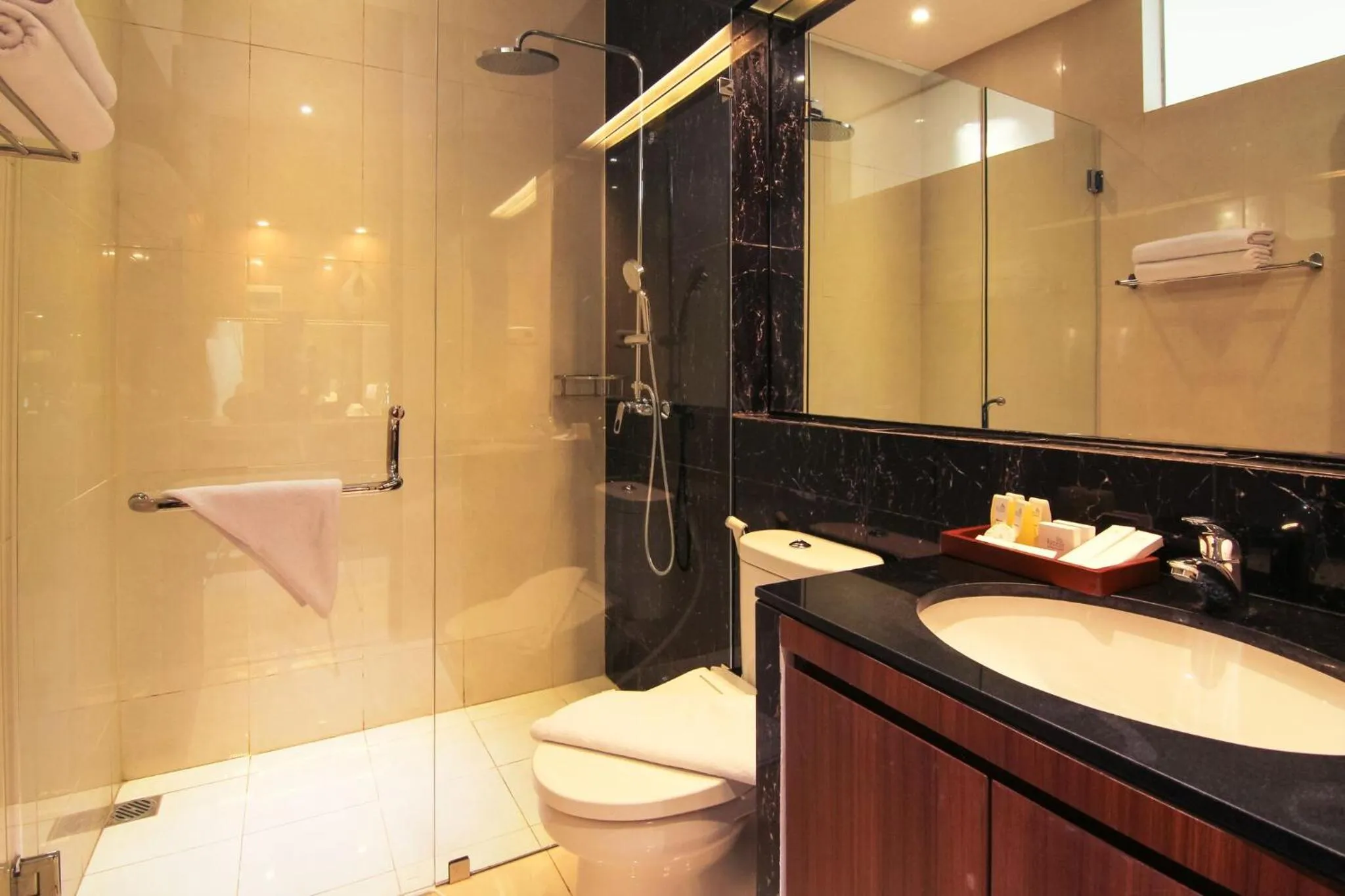 Bathroom in Rozelle by d'best hospitality