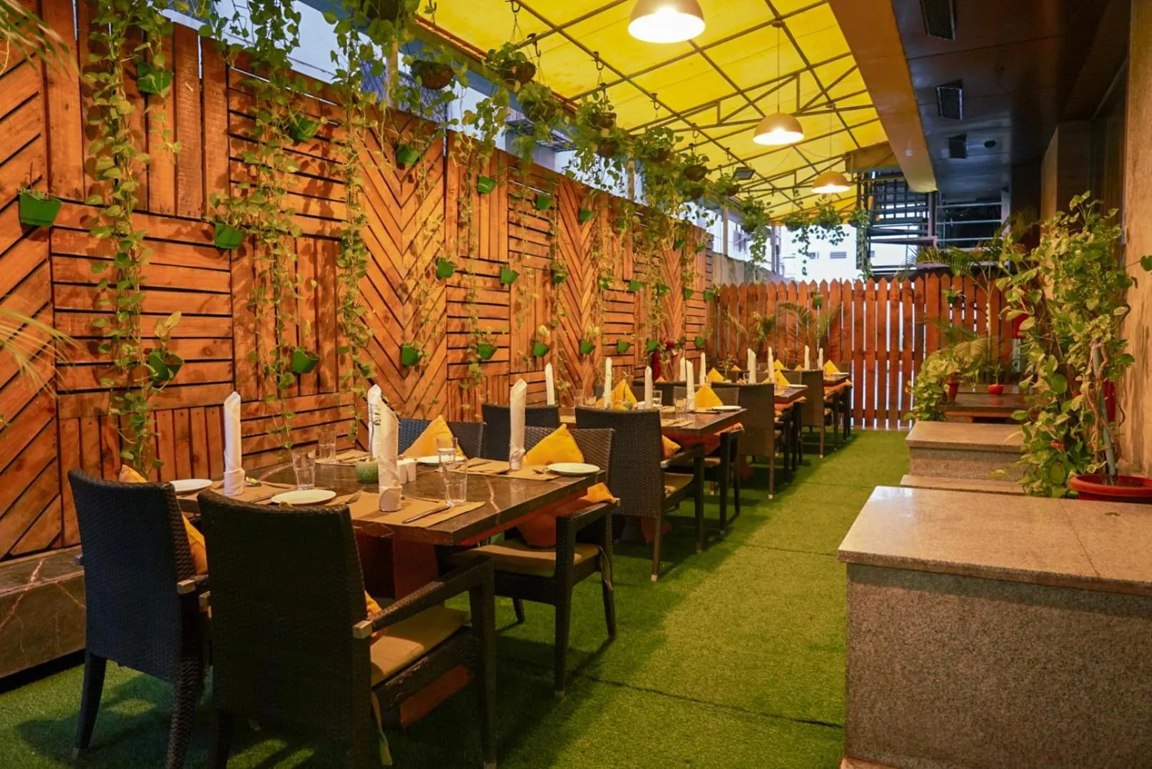 Restaurant/places to eat in Hotel Winway