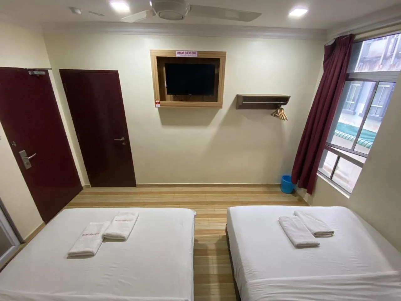 Bed in Haji Saudi Hotel