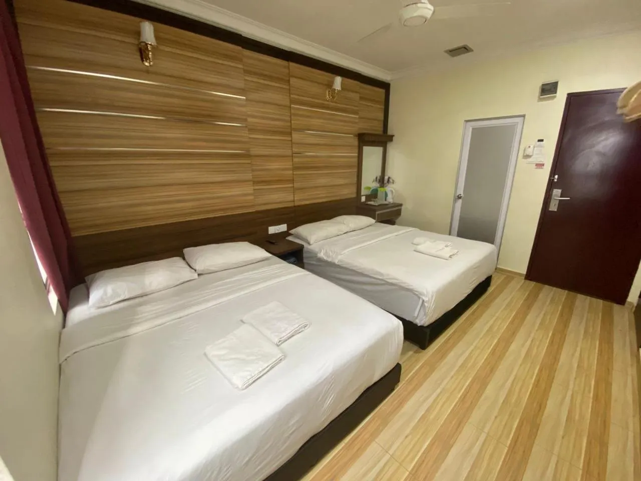 Bed in Haji Saudi Hotel