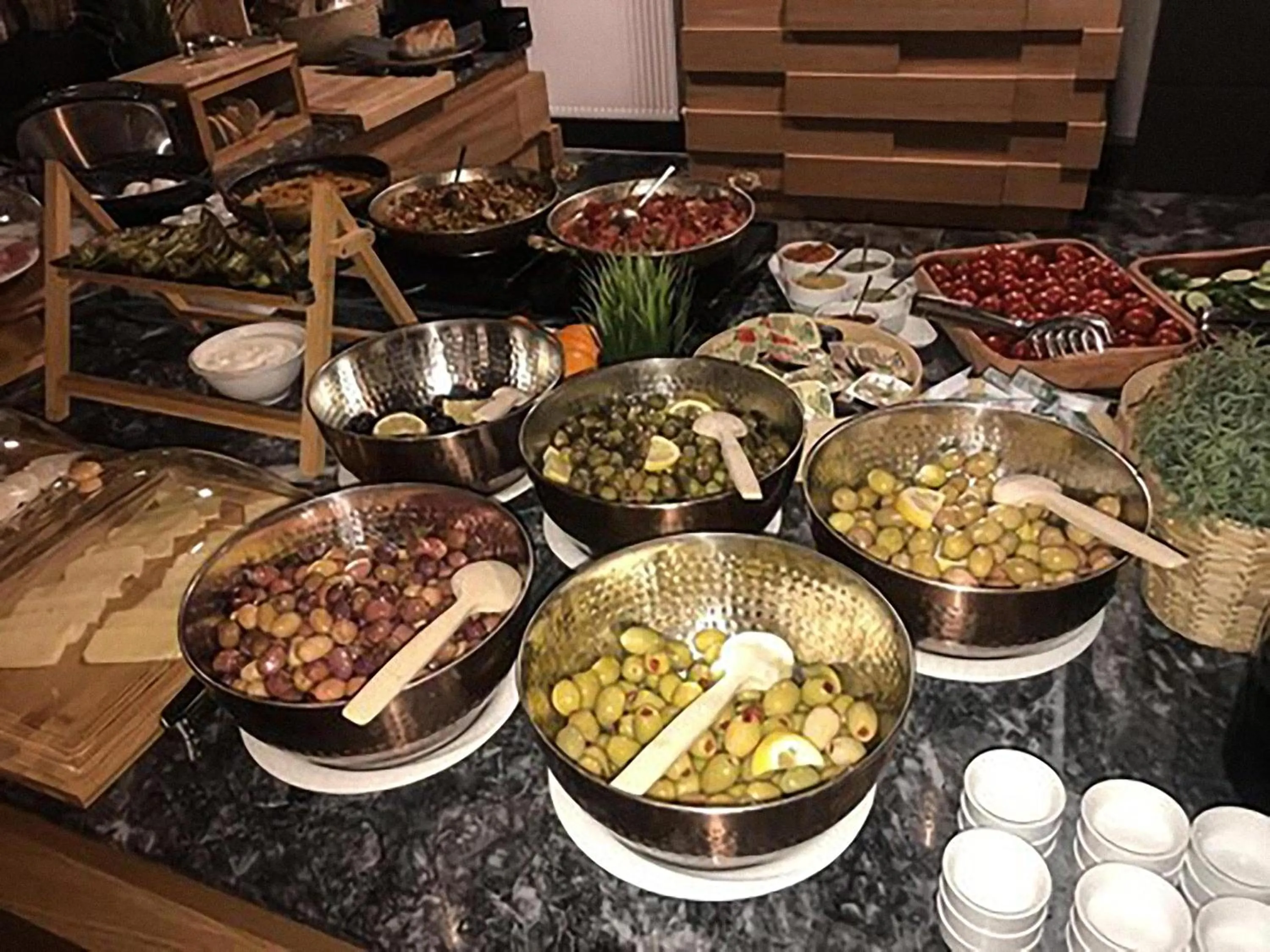 Restaurant/places to eat in B LOFT HOTEL