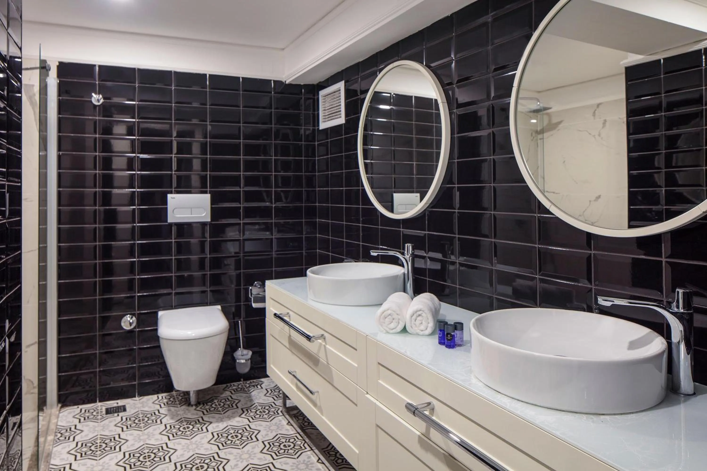 Bathroom in B LOFT HOTEL