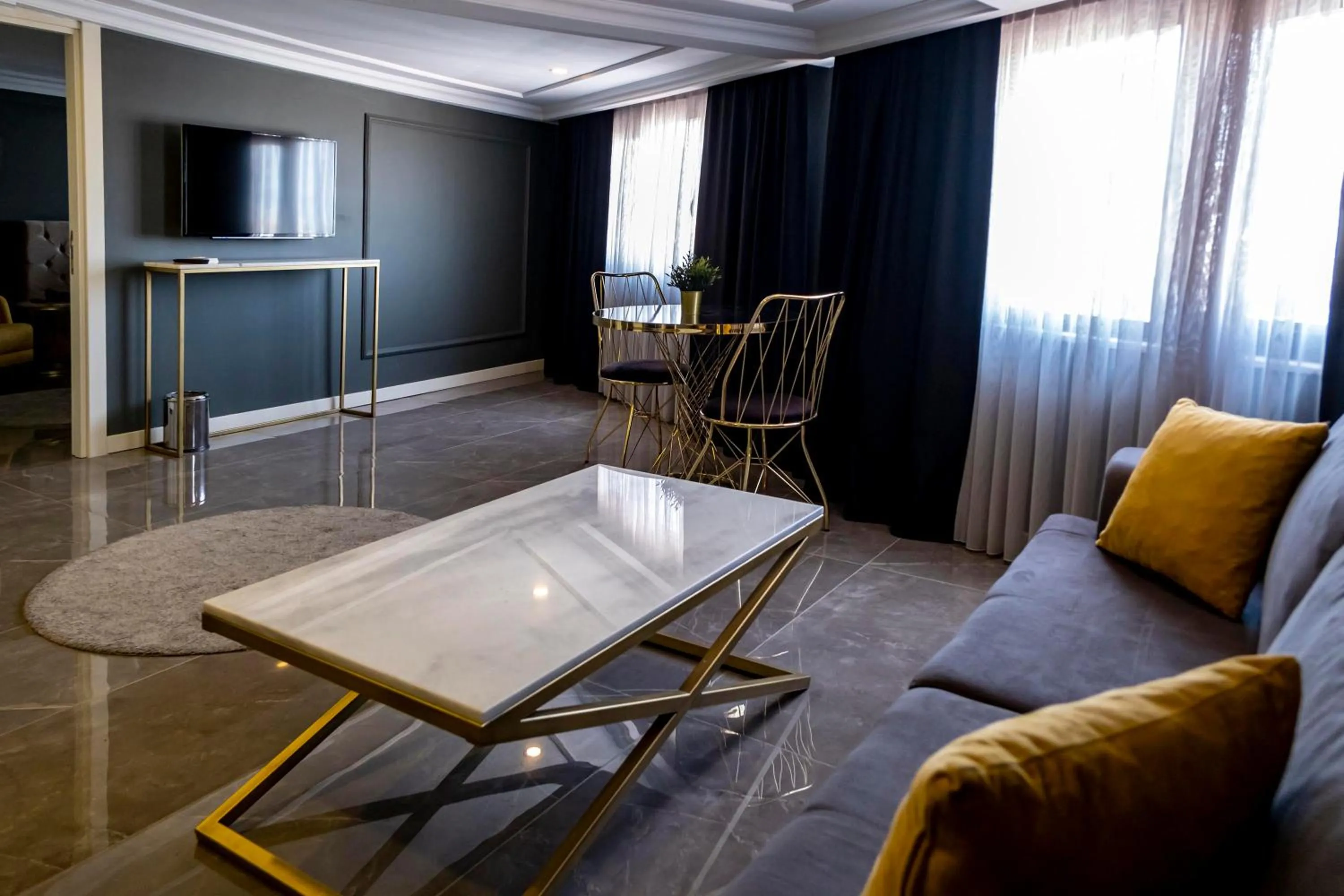 TV and multimedia in B LOFT HOTEL