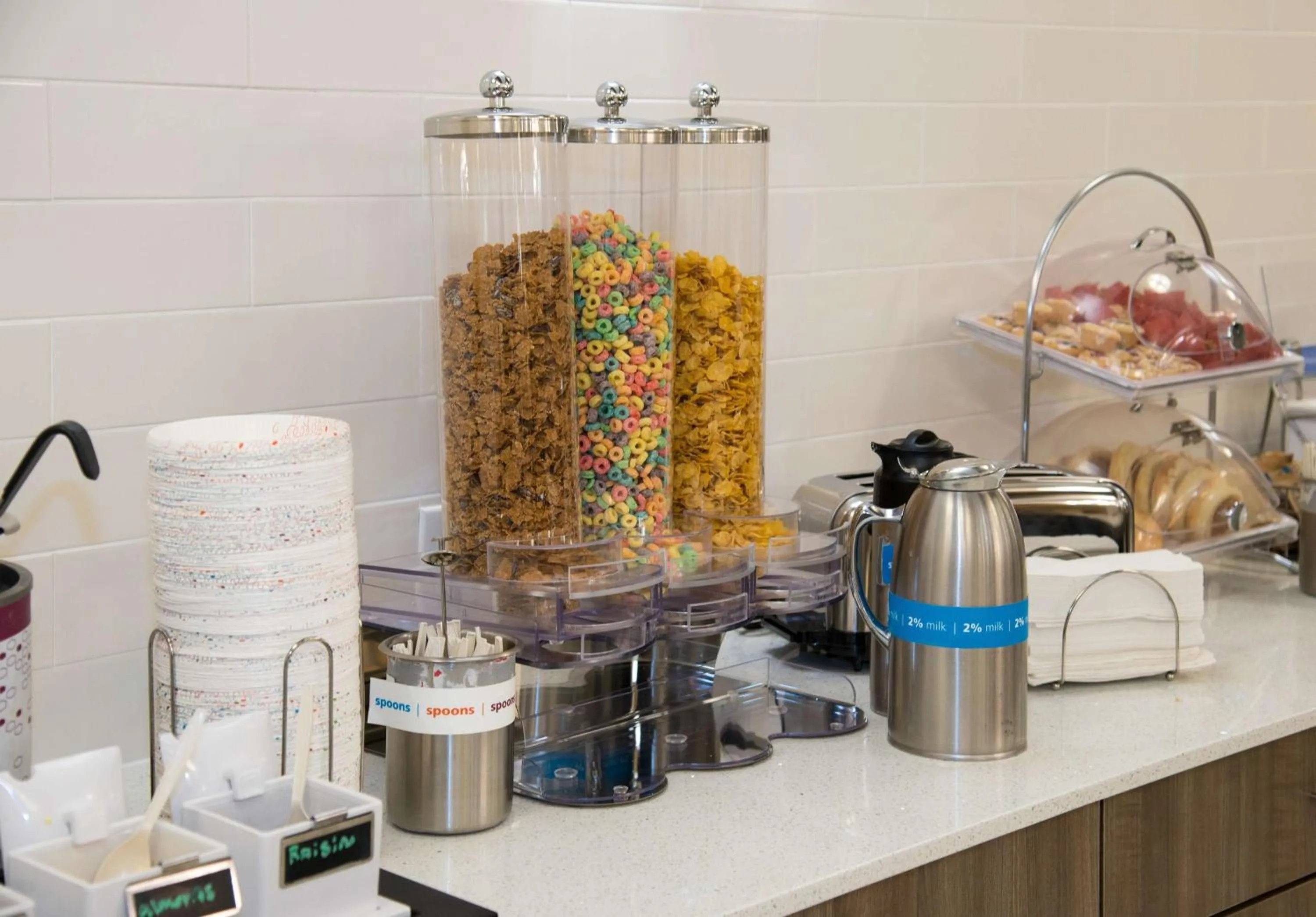 Dining area in Hampton Inn & Suites Jackson Coliseum
