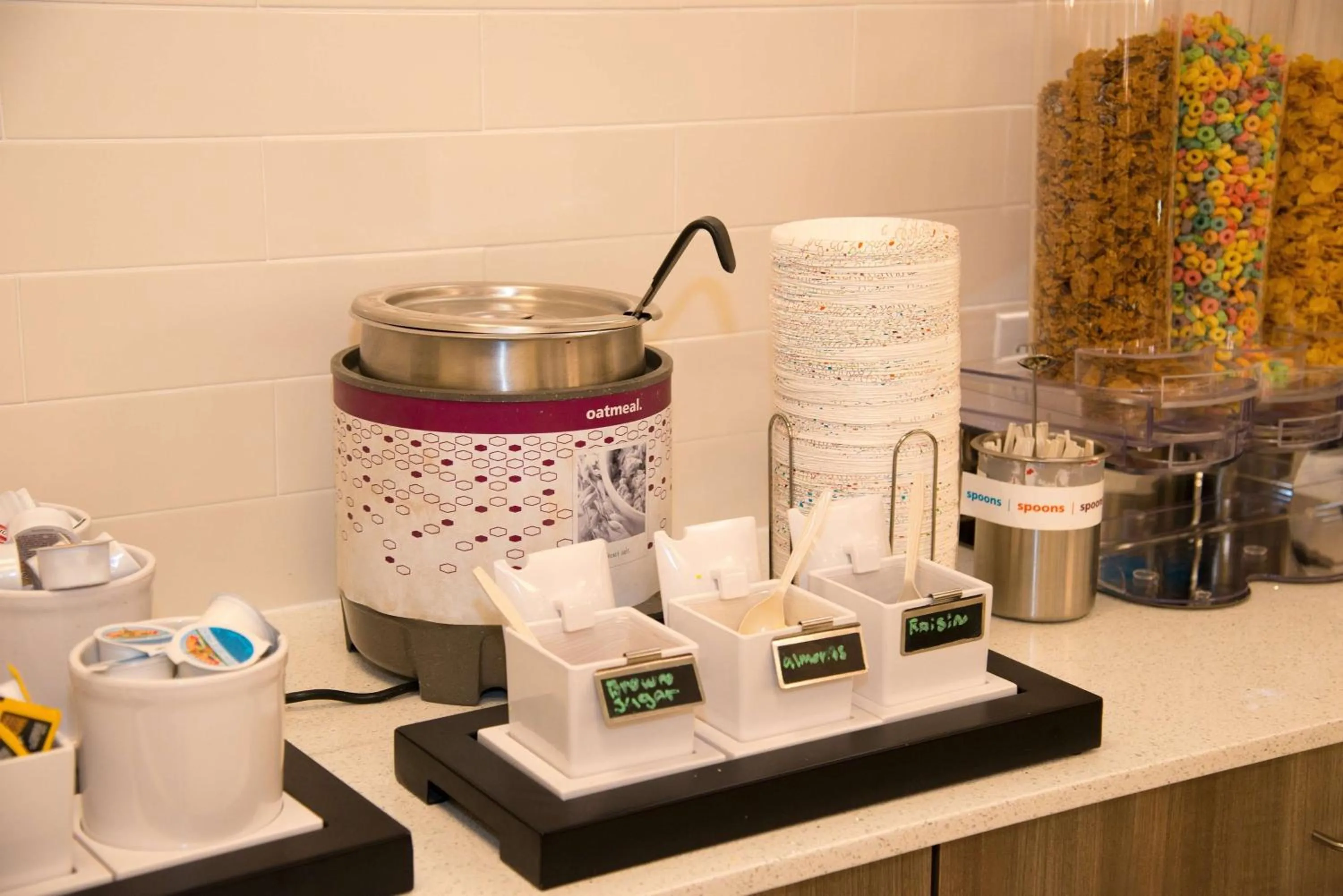 Dining area in Hampton Inn & Suites Jackson Coliseum