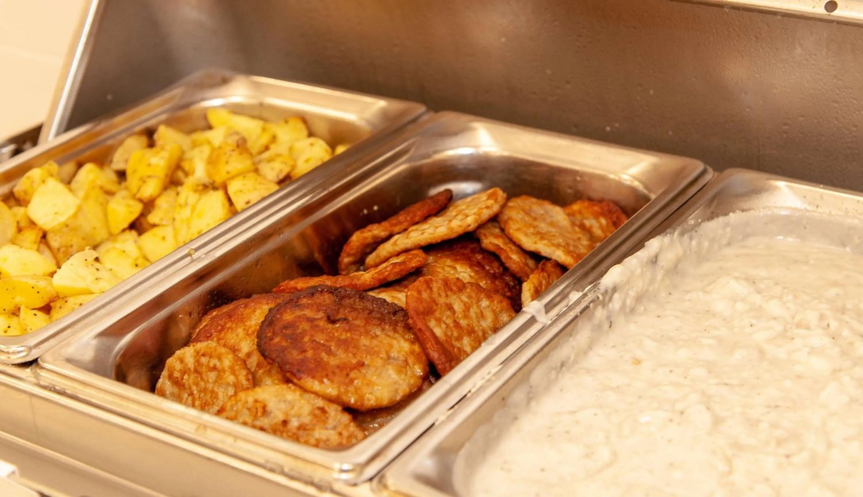 Restaurant/places to eat in Hampton Inn & Suites Jackson Coliseum