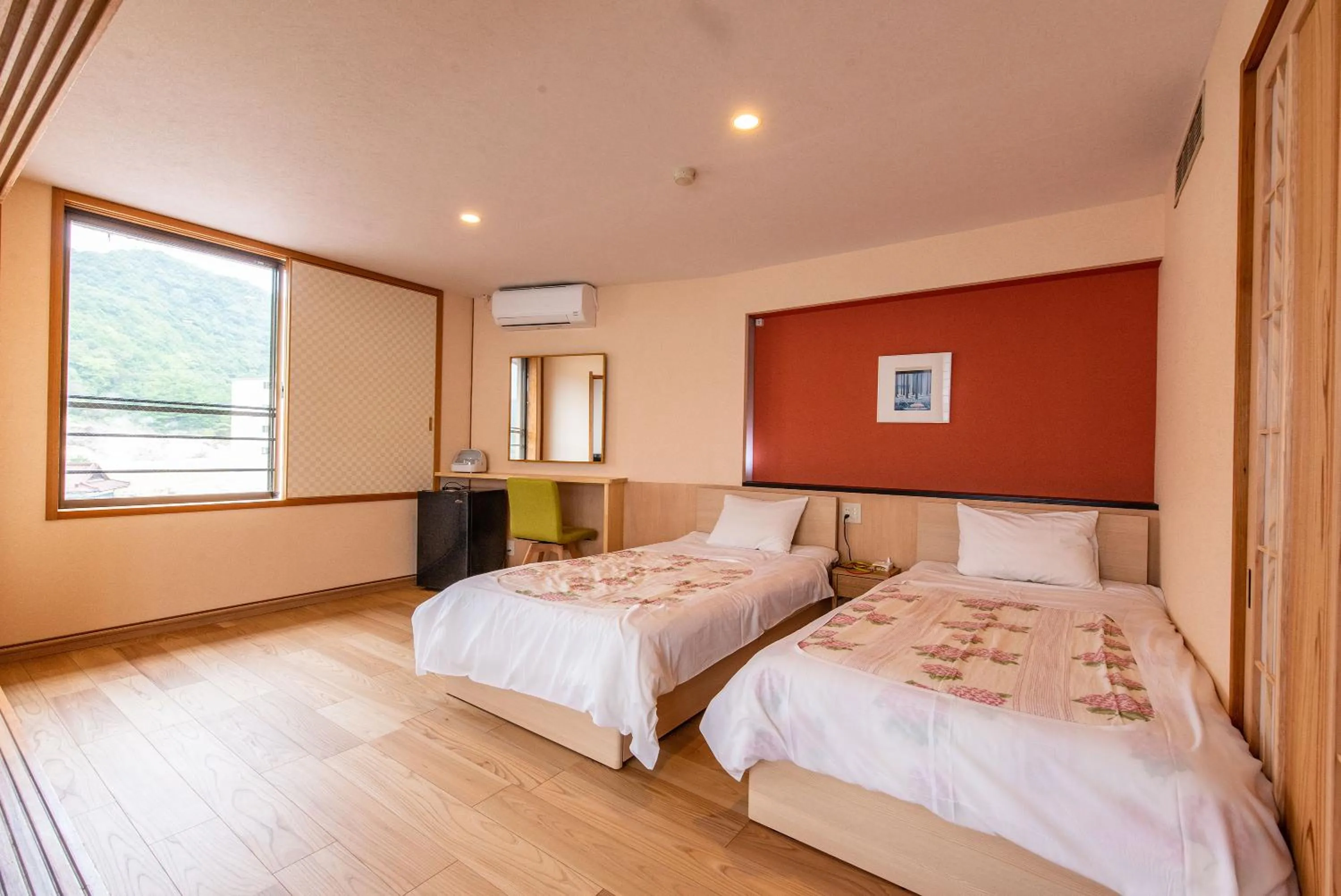 Bedroom, Bed in Unzen Sky Hotel