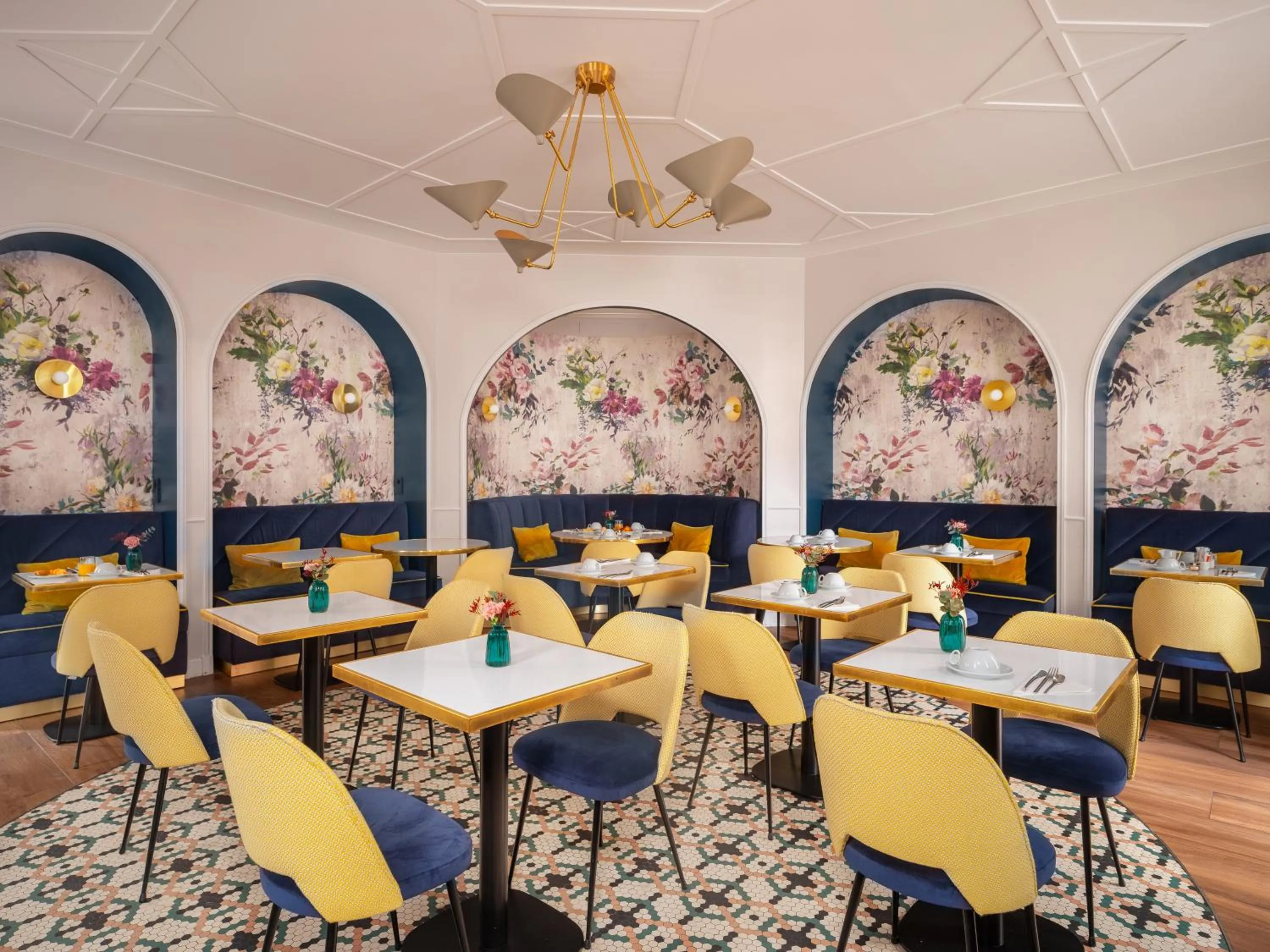 Breakfast in Hotel Le Mareuil