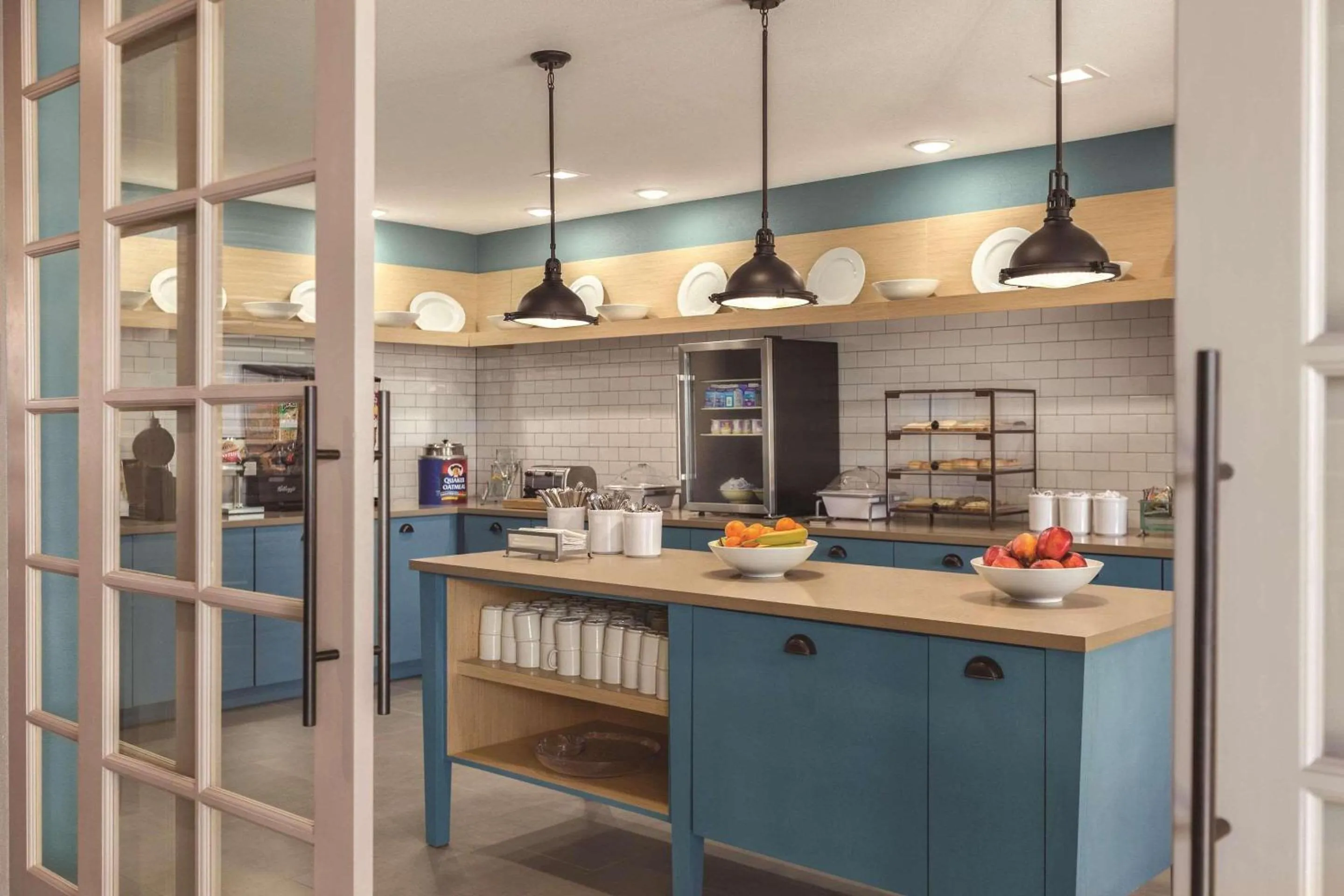 Breakfast in Country Inn & Suites by Radisson, Lubbock Southwest, TX