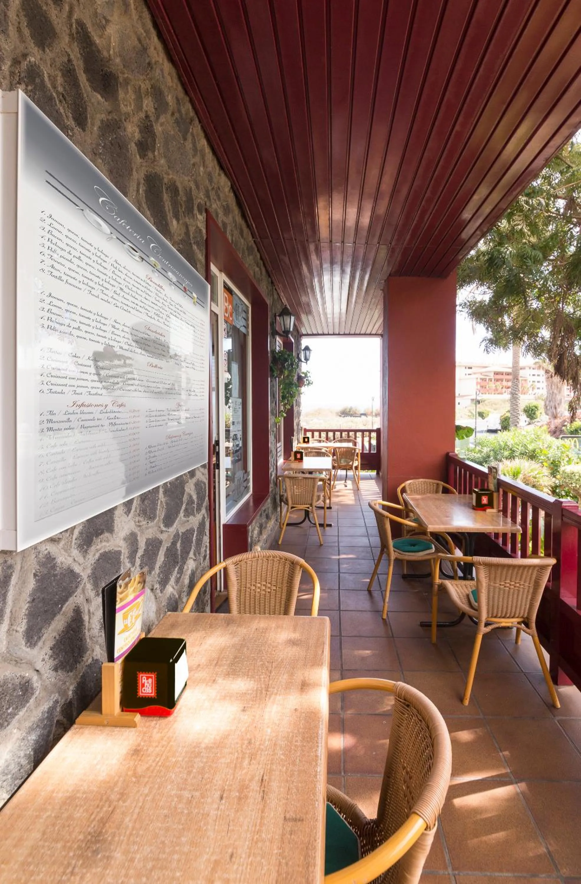 Restaurant/places to eat in Apartamentos Centro Cancajos