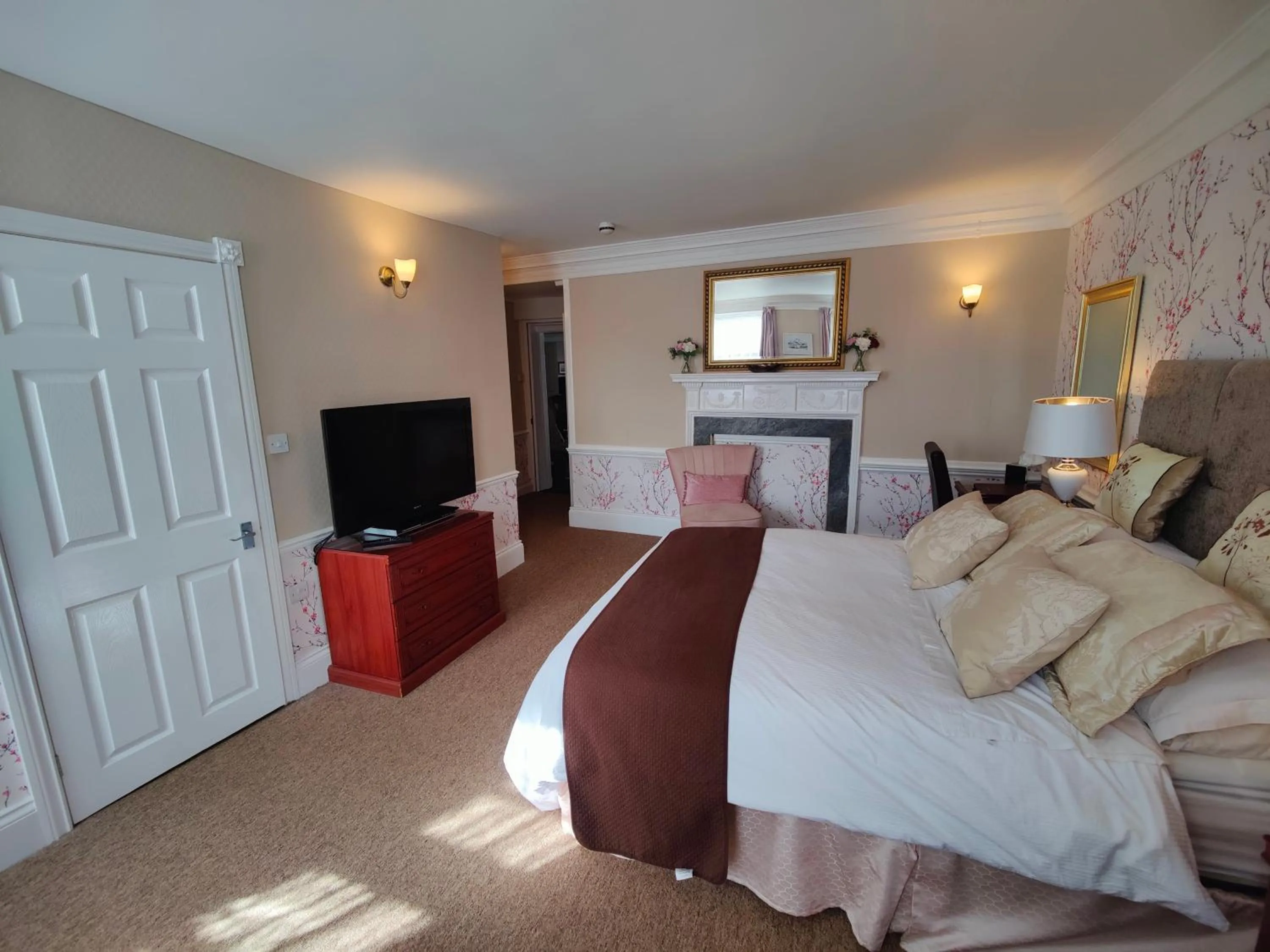 Bed in The Pack o' Cards