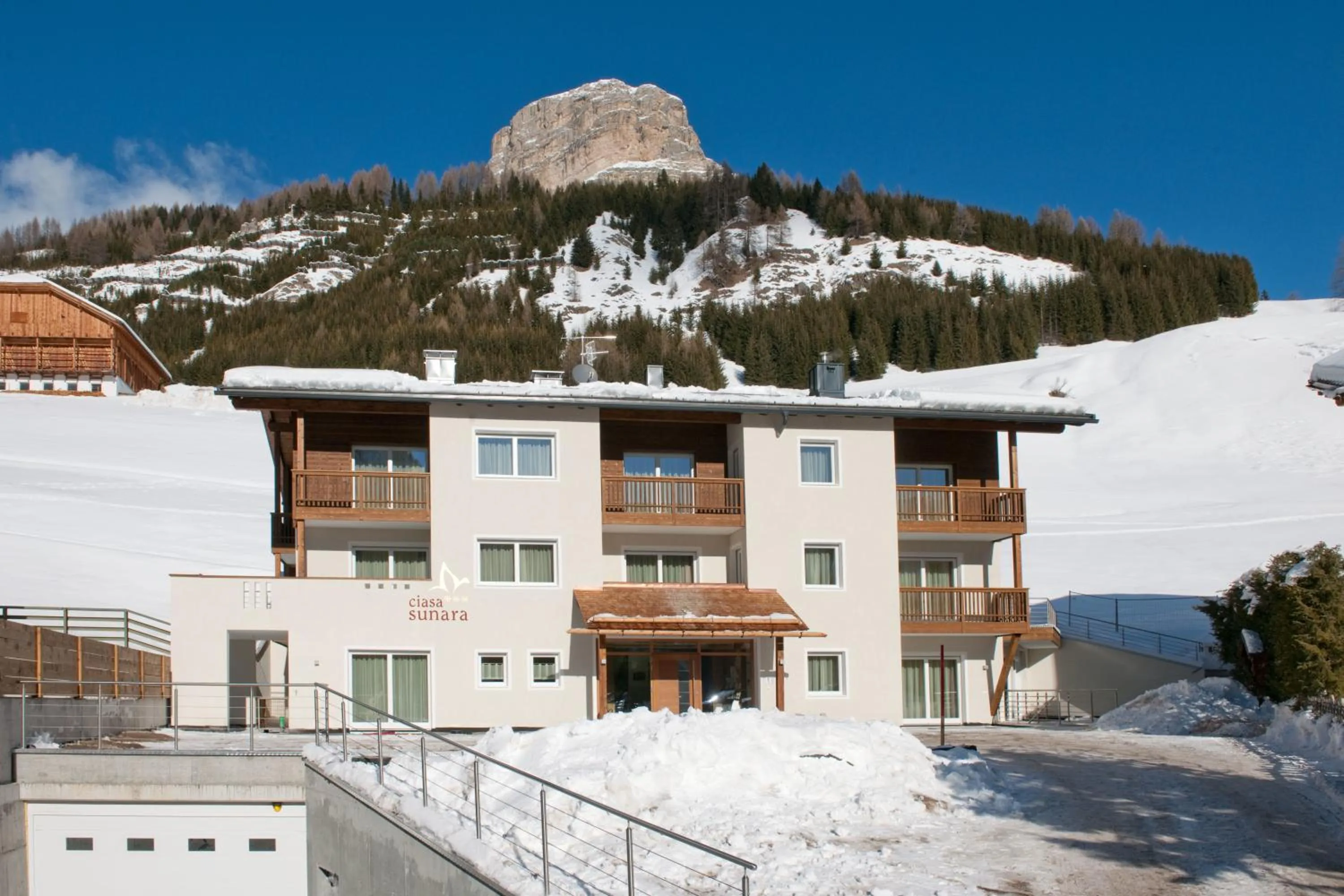 Property building in Ciasa Sunara