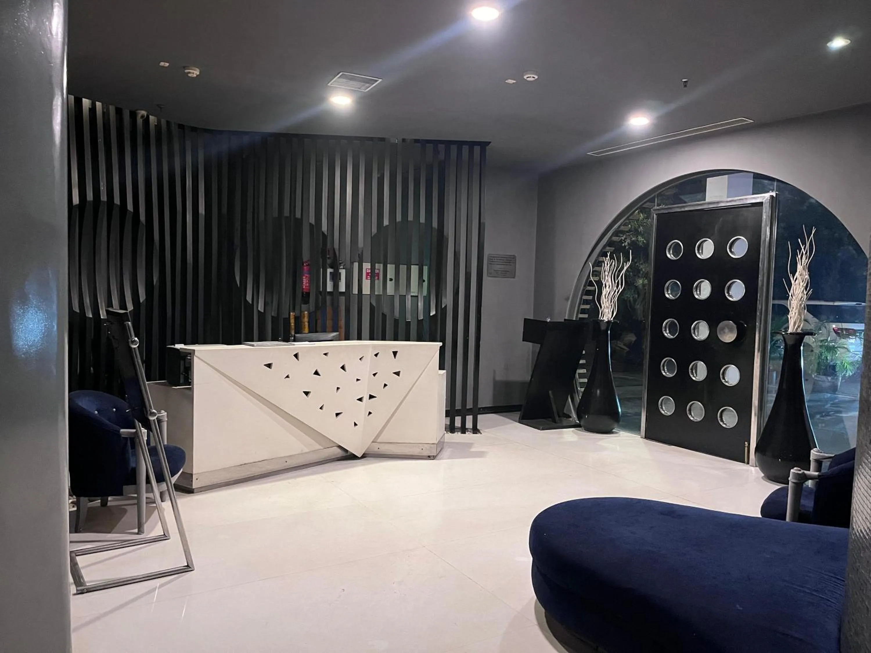 Lobby or reception in The Toy Hotel