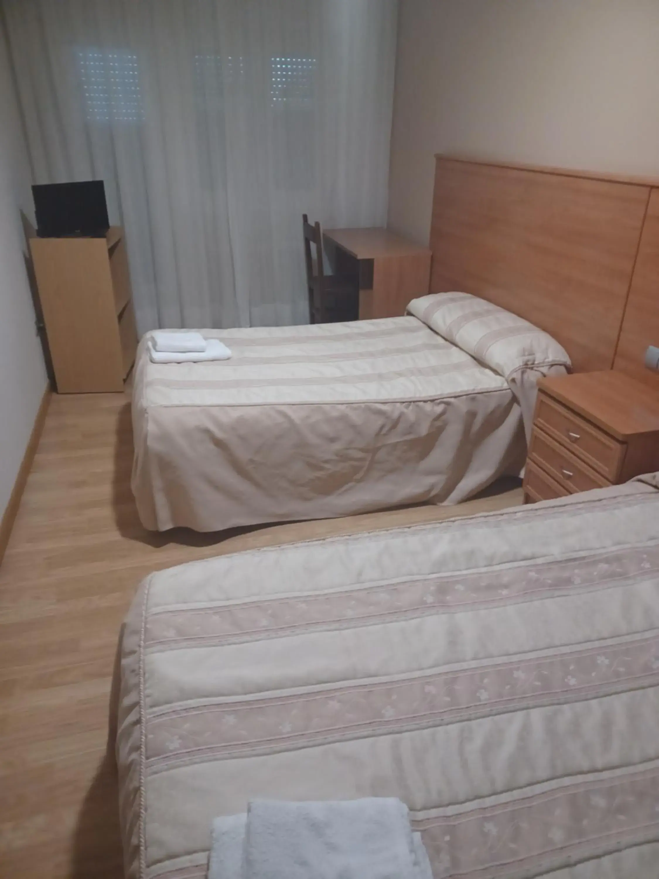 Twin Room in Hotel 2 de mayo 2 Twin Room in Hotel 2 de mayo 2