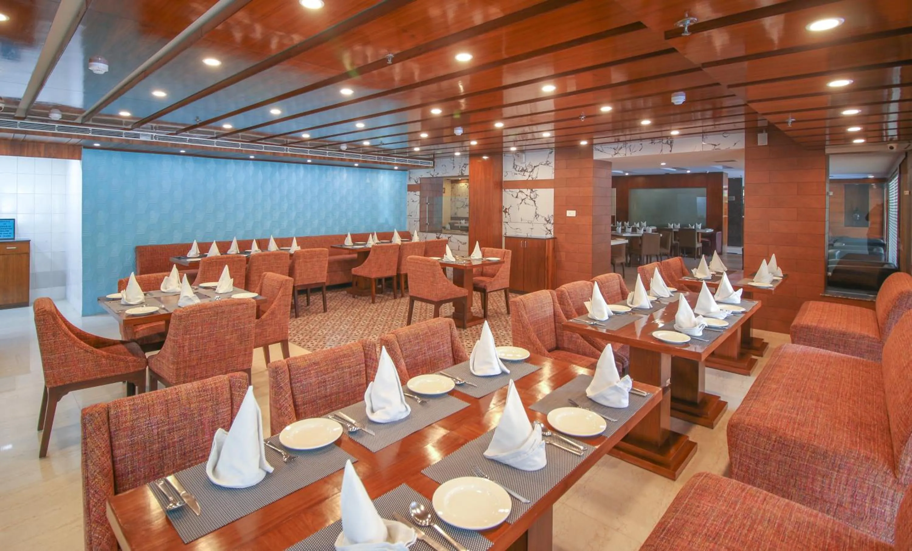 Restaurant/places to eat in Hotel Cama