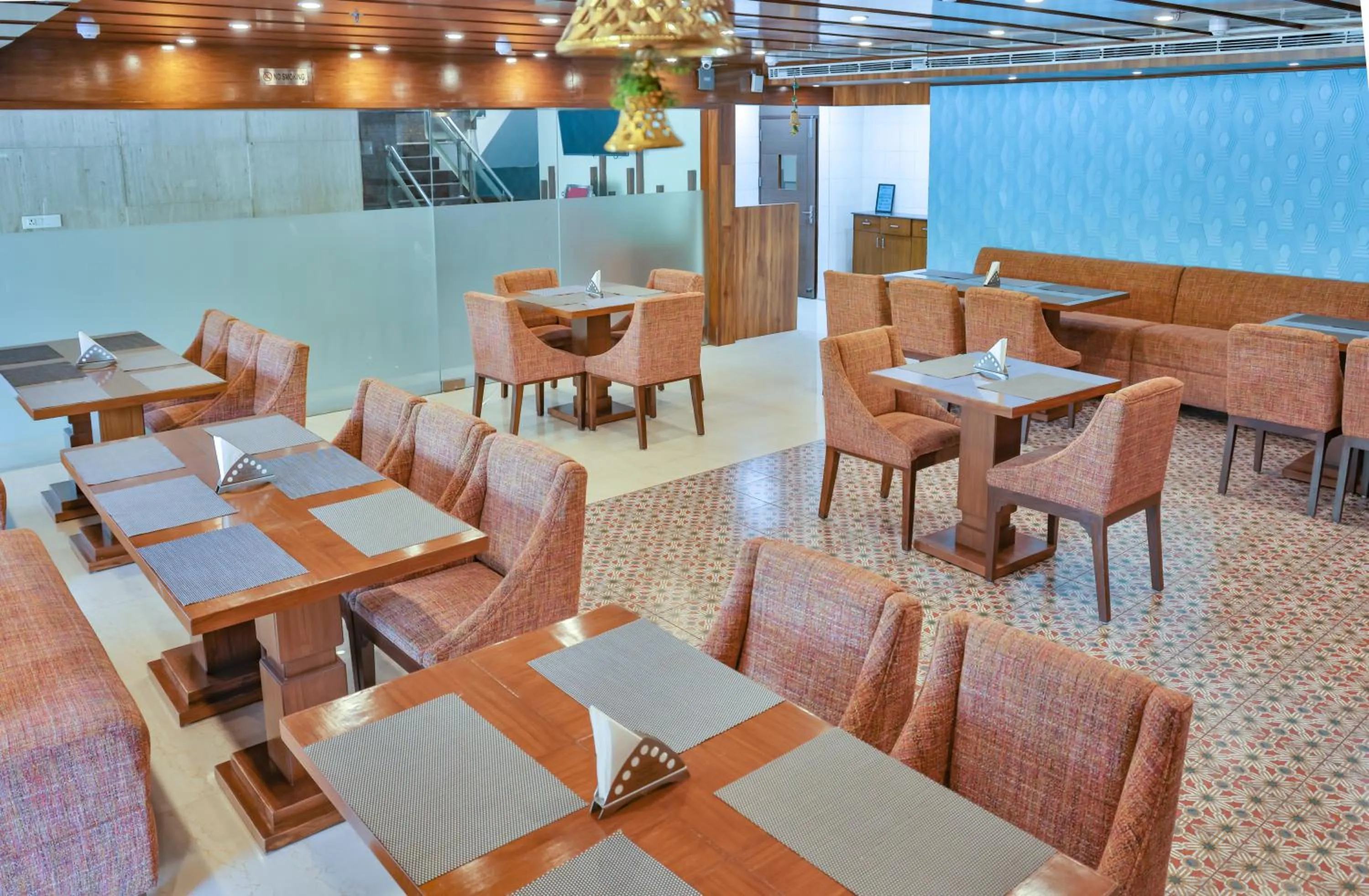 Restaurant/places to eat in Hotel Cama