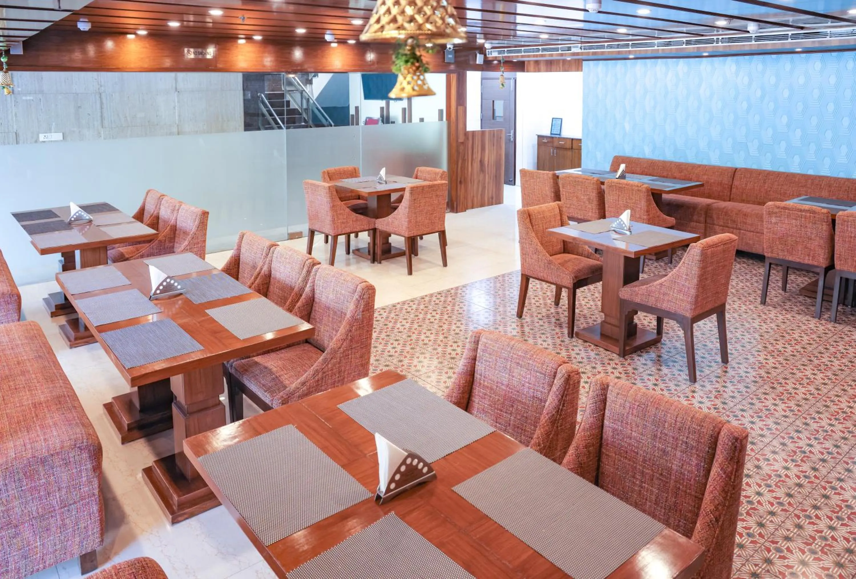 Restaurant/places to eat in Hotel Cama