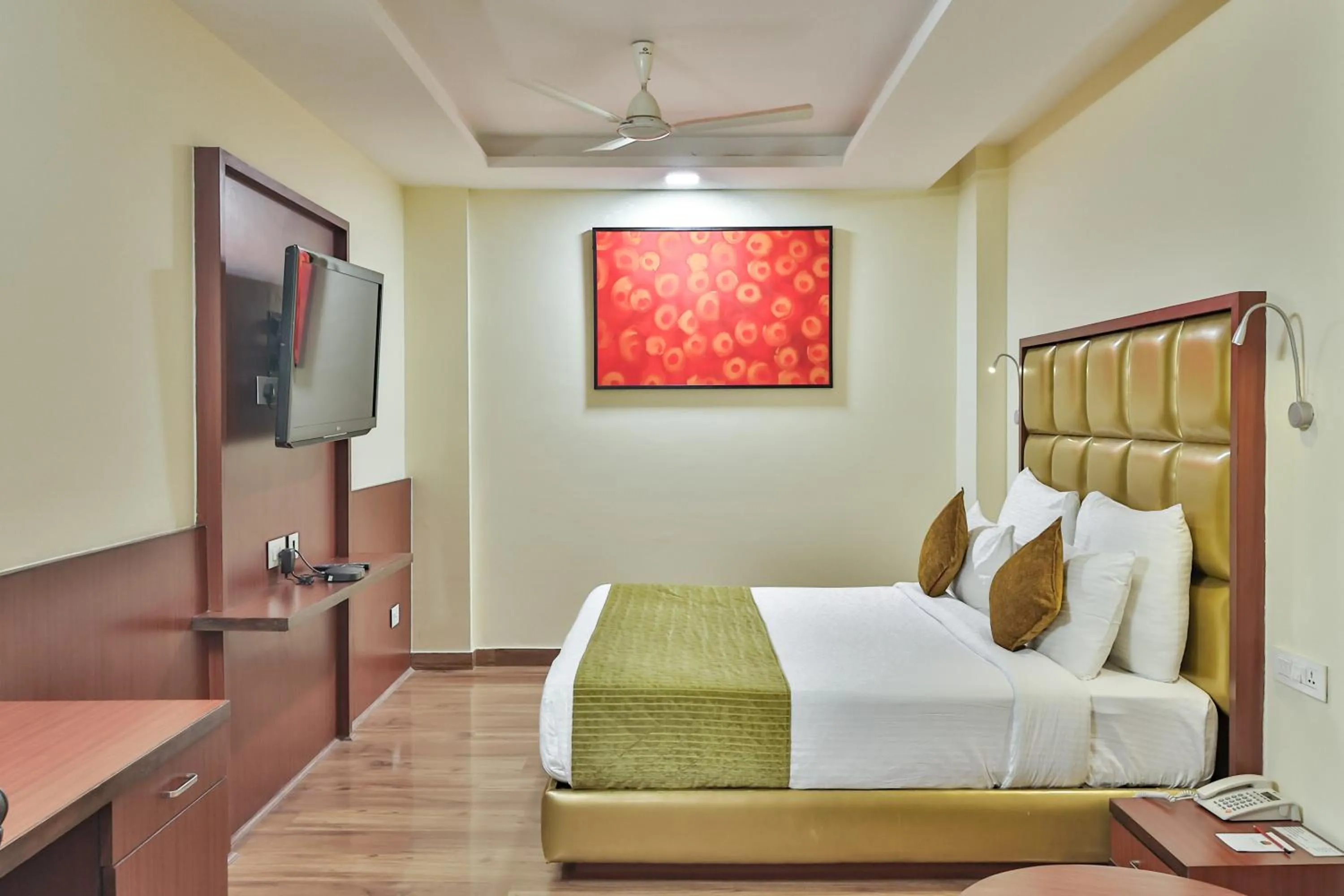 TV and multimedia, Bed in Hotel Cama