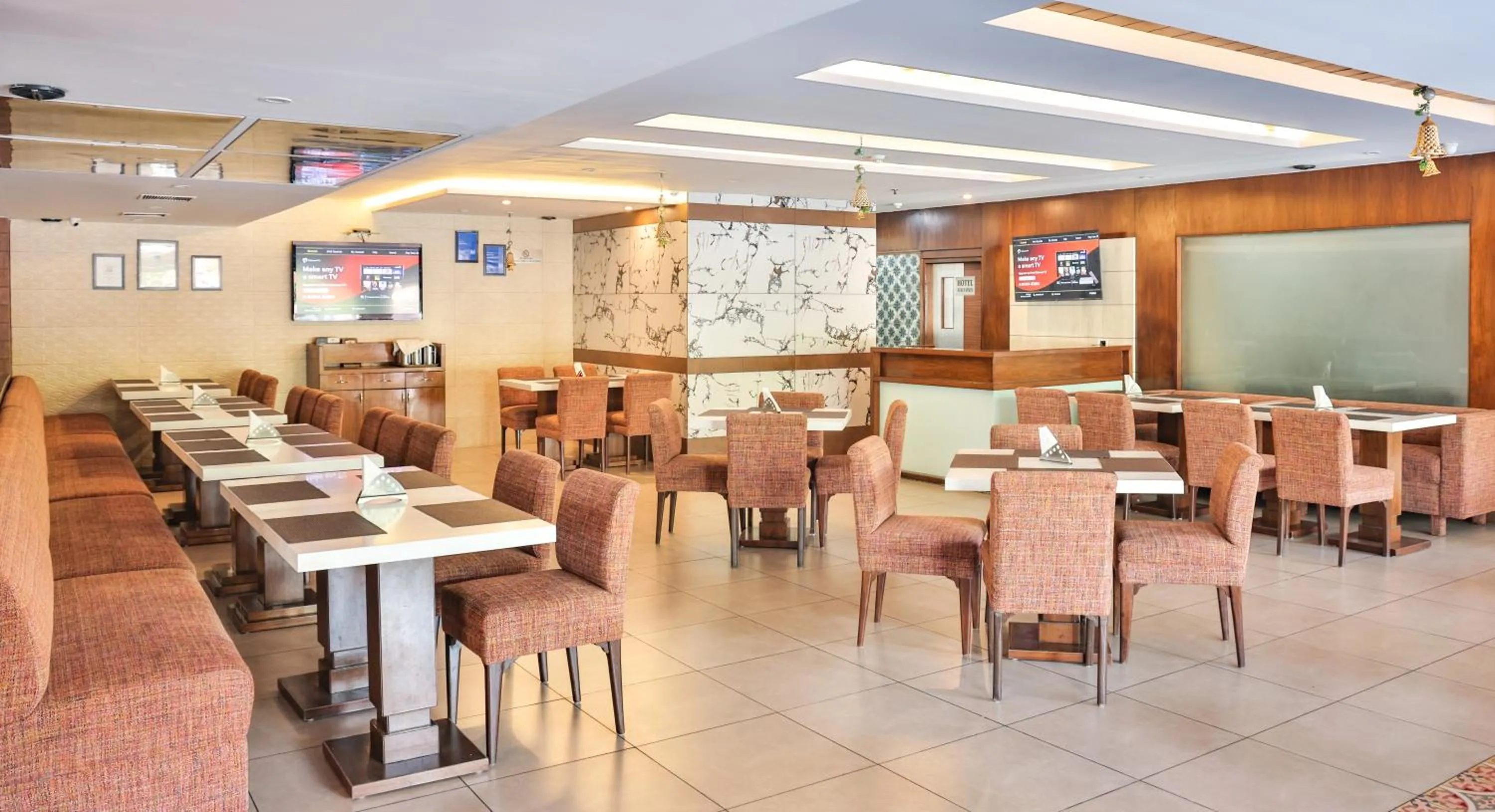 Restaurant/places to eat in Hotel Cama