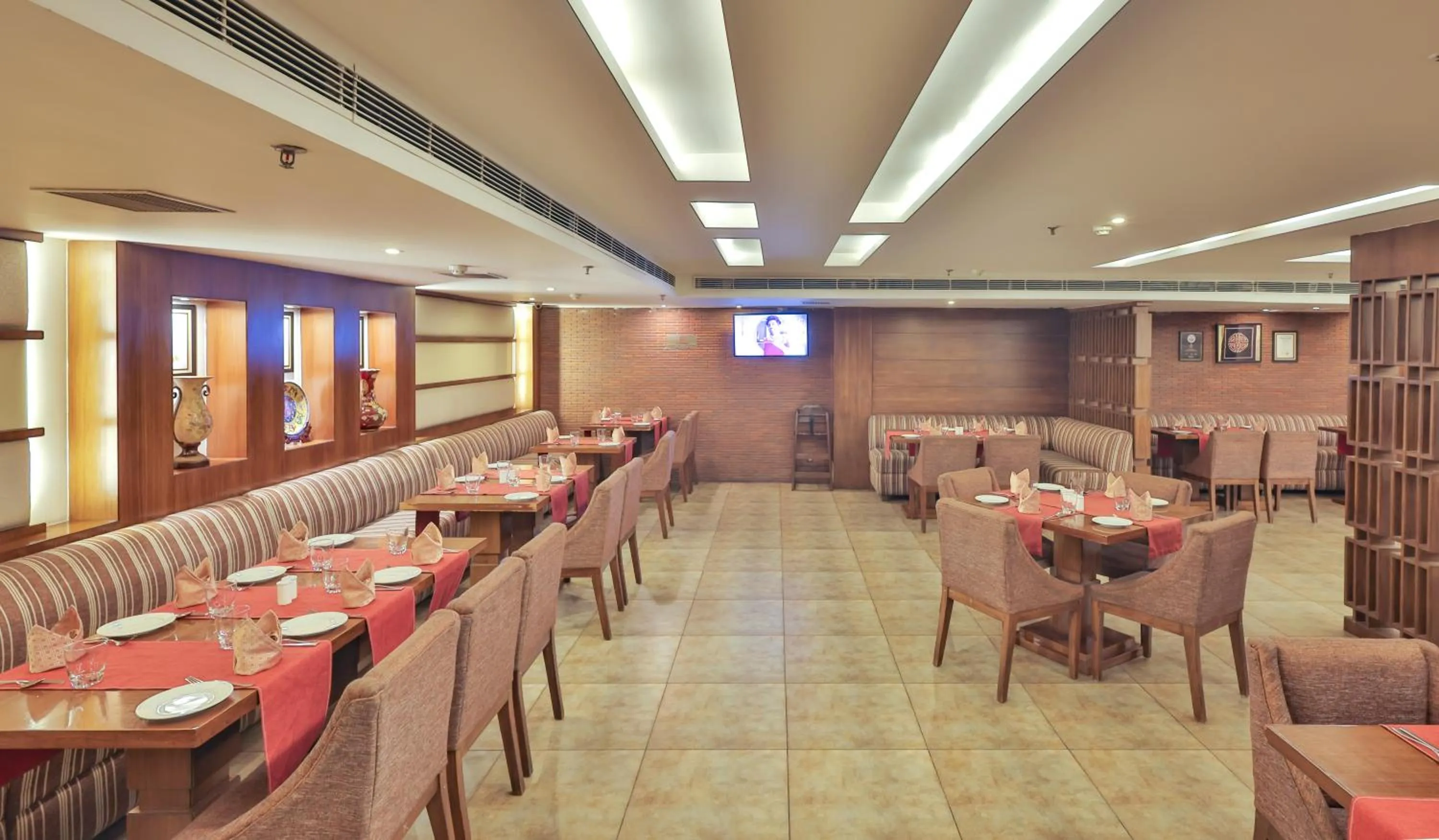 Restaurant/places to eat in Hotel Cama